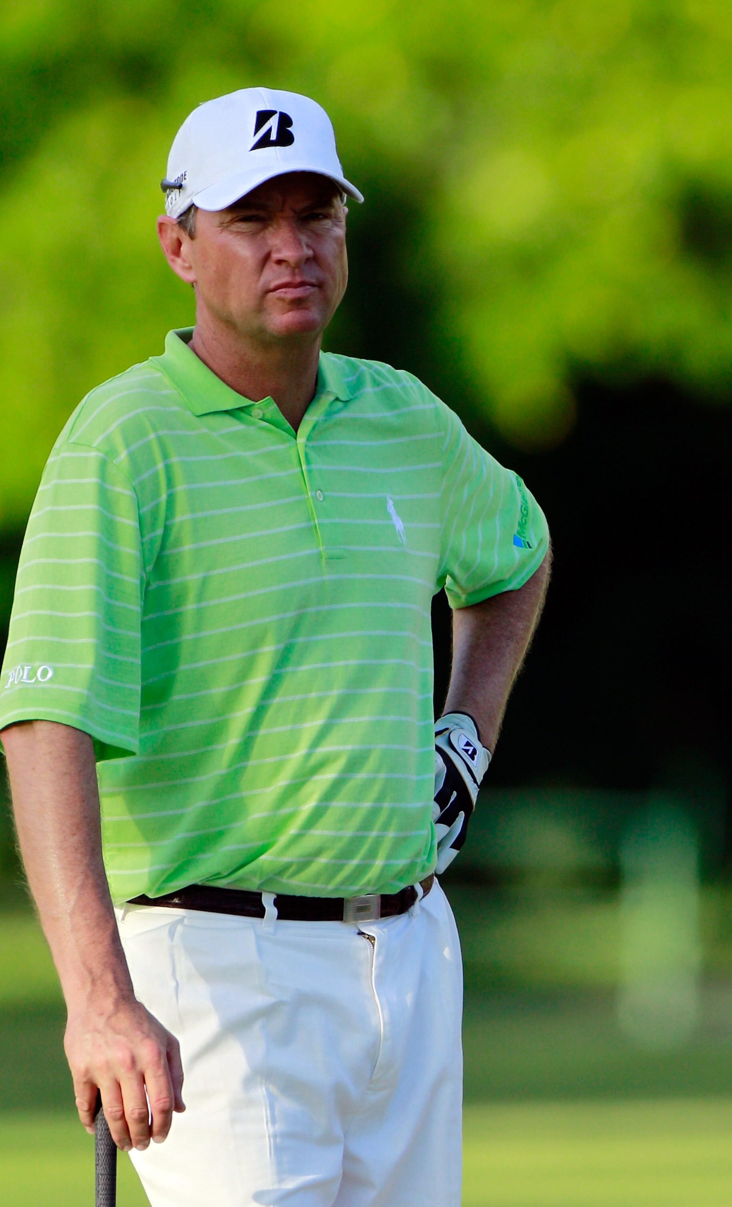 HONOLULU, HI - JANUARY 15:  Davis Love III plays a shot on the 8th hole during the second round of the Sony Open at Waialae Country Club on January 15, 2011 in Honolulu, Hawaii.  (Photo by Sam Greenwood/Getty Images)