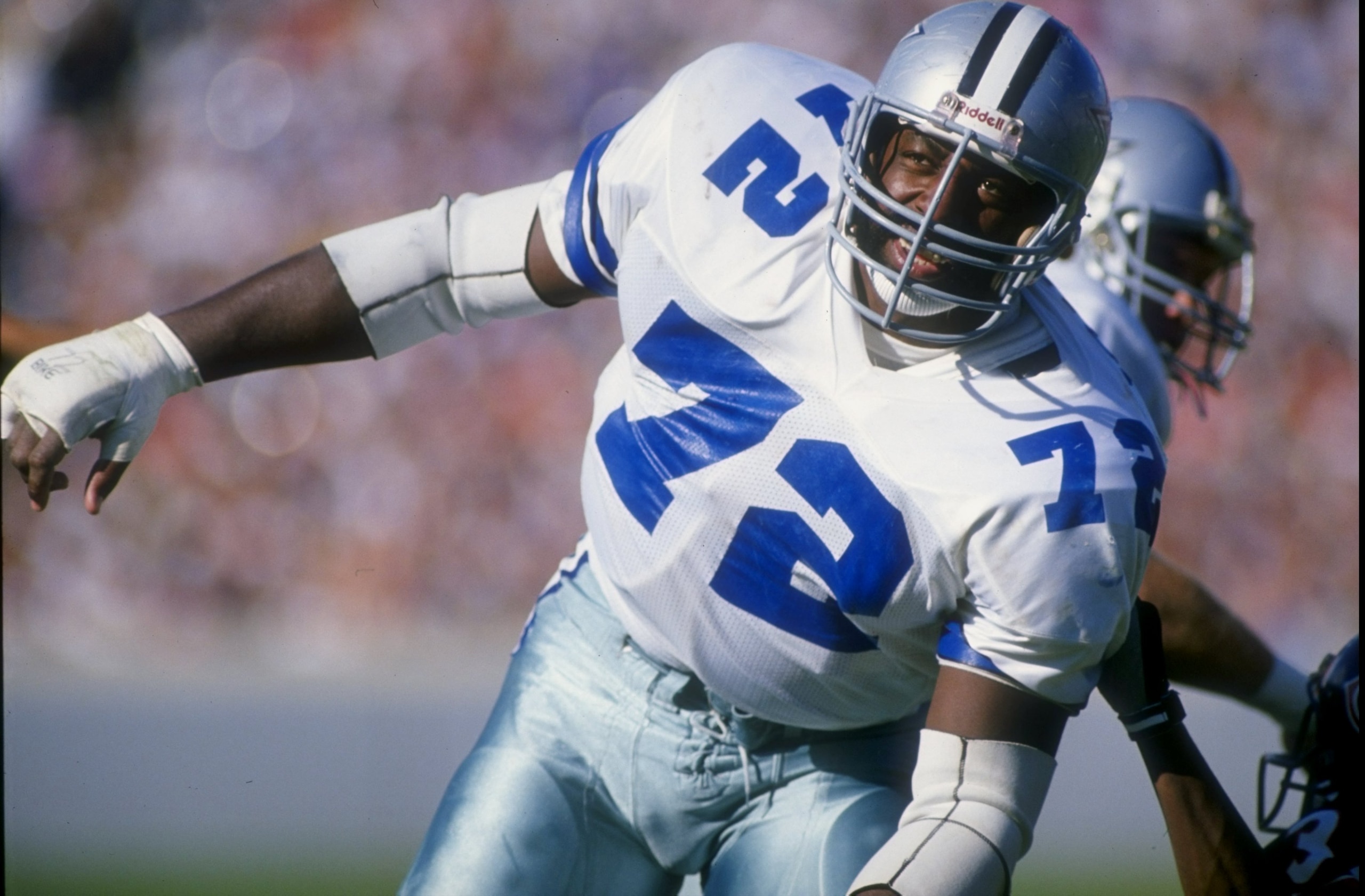 16 Oct 1988: Defensive end Ed (Too Tall) Jones of the Dallas Cowboys in action against the Chicago Bears during a game at Soldier Field in Chicago, Illinois. The Bears defeated the Cowboys 17-7.