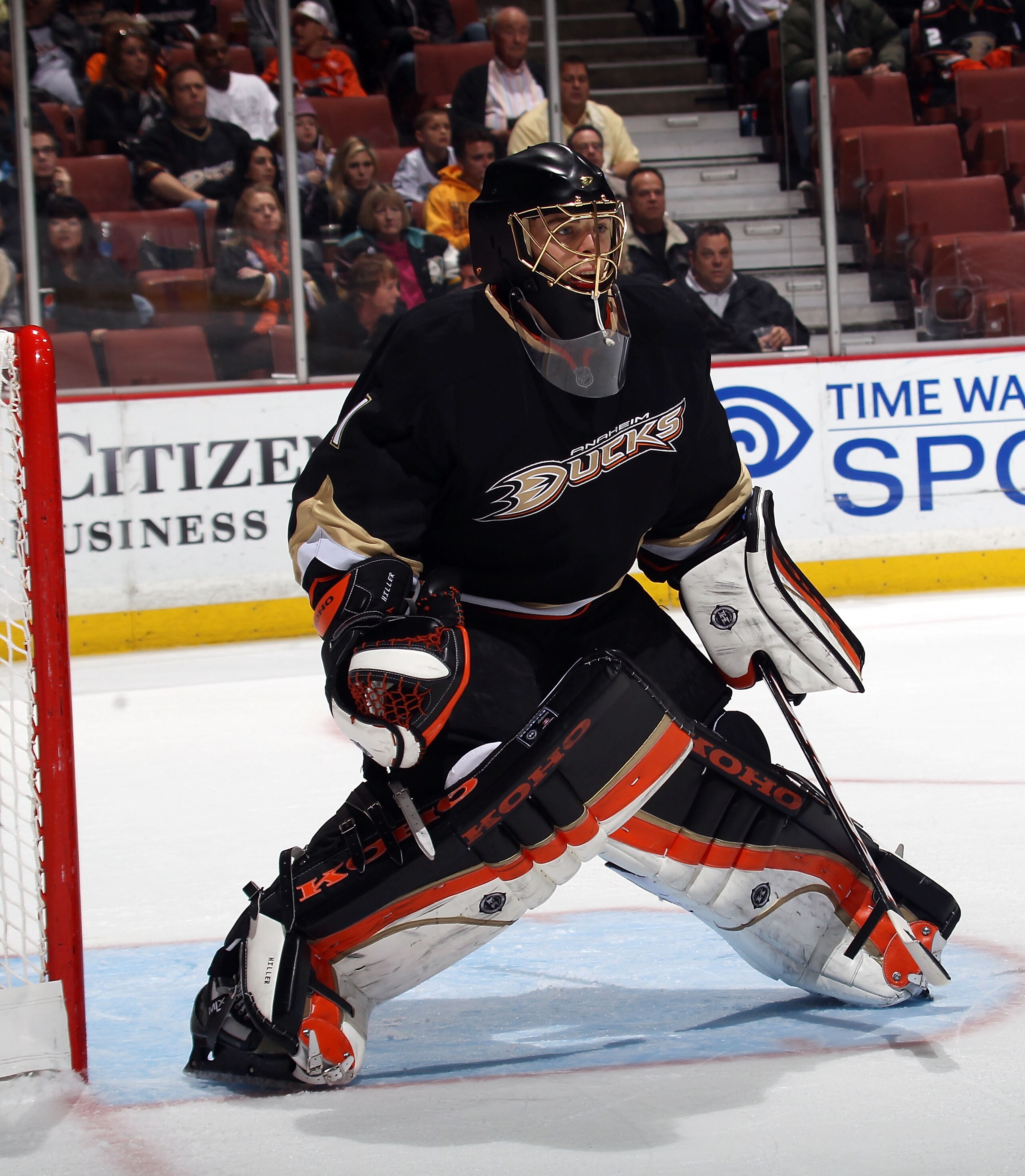 ANAHEIM, CA - JANUARY 12:  Jonas Hiller #1 of the Anaheim Ducks tends net against the St. Louis Blues at the Honda Center on January 12, 2011 in Anaheim, California.  (Photo by Bruce Bennett/Getty Images)