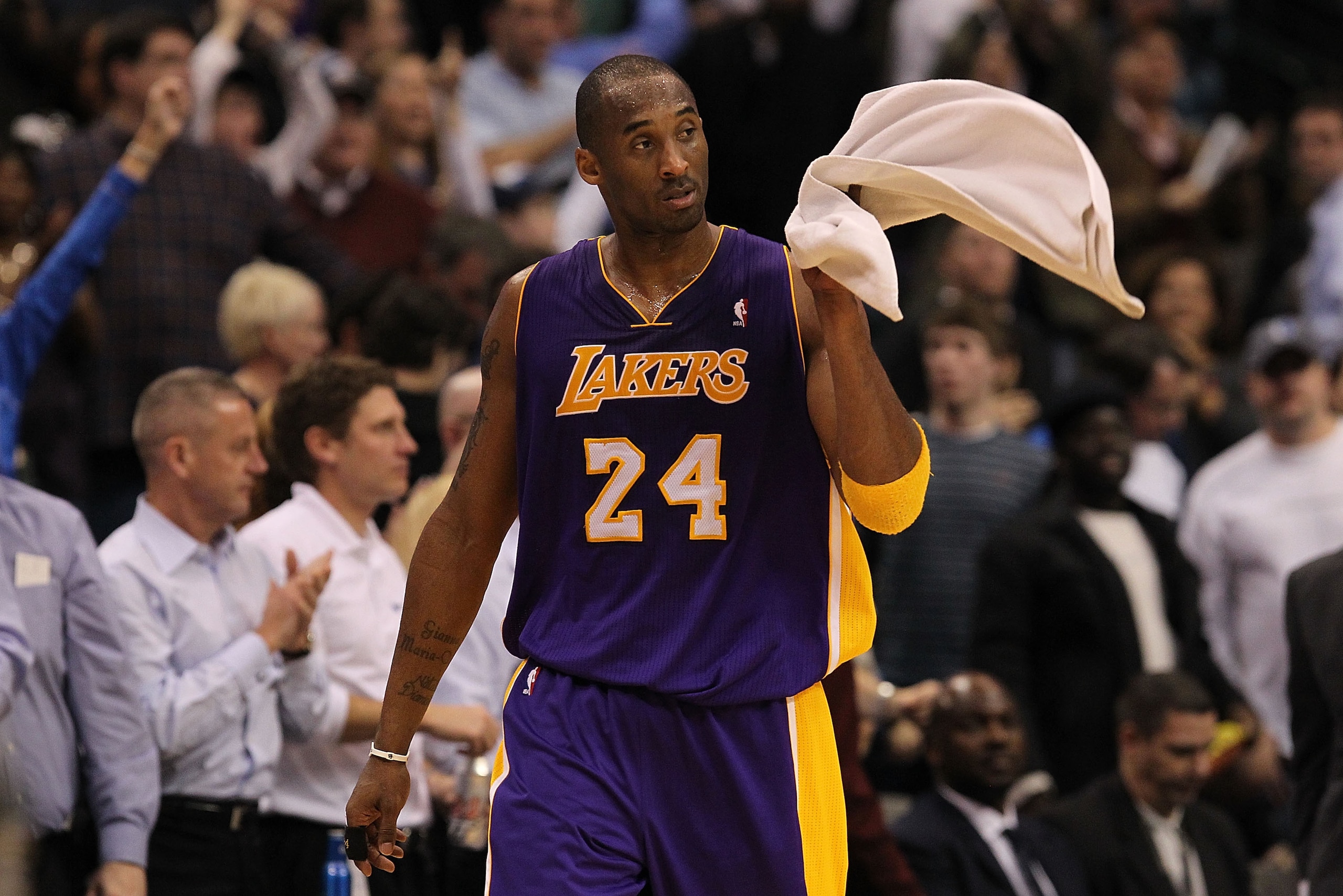 DALLAS, TX - JANUARY 19:  Guard Kobe Bryant #24 of the Los Angeles Lakers walks off the court after a 100-109 loss against the Dallas Mavericks at American Airlines Center on January 19, 2011 in Dallas, Texas.  NOTE TO USER: User expressly acknowledges an