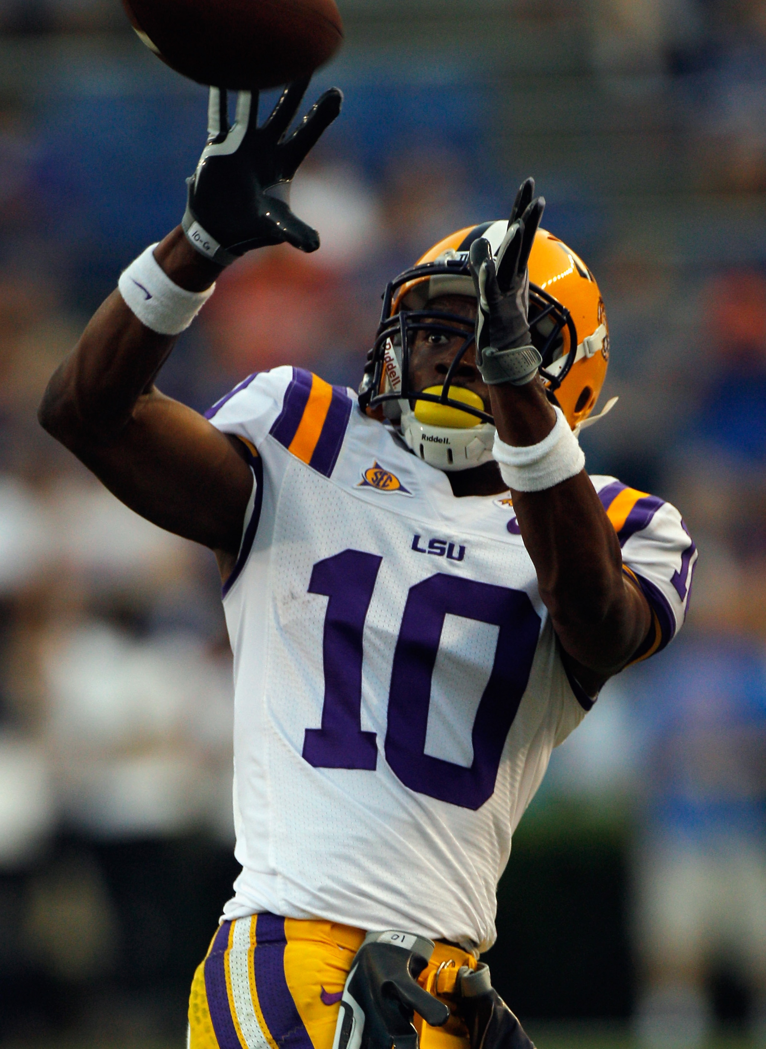 GAINESVILLE, FL - OCTOBER 09:  Russell Shepard #10 of the Louisiana State Tigers catches a pass prior to the game against the Florida Gators at Ben Hill Griffin Stadium on October 9, 2010 in Gainesville, Florida.  (Photo by Sam Greenwood/Getty Images)