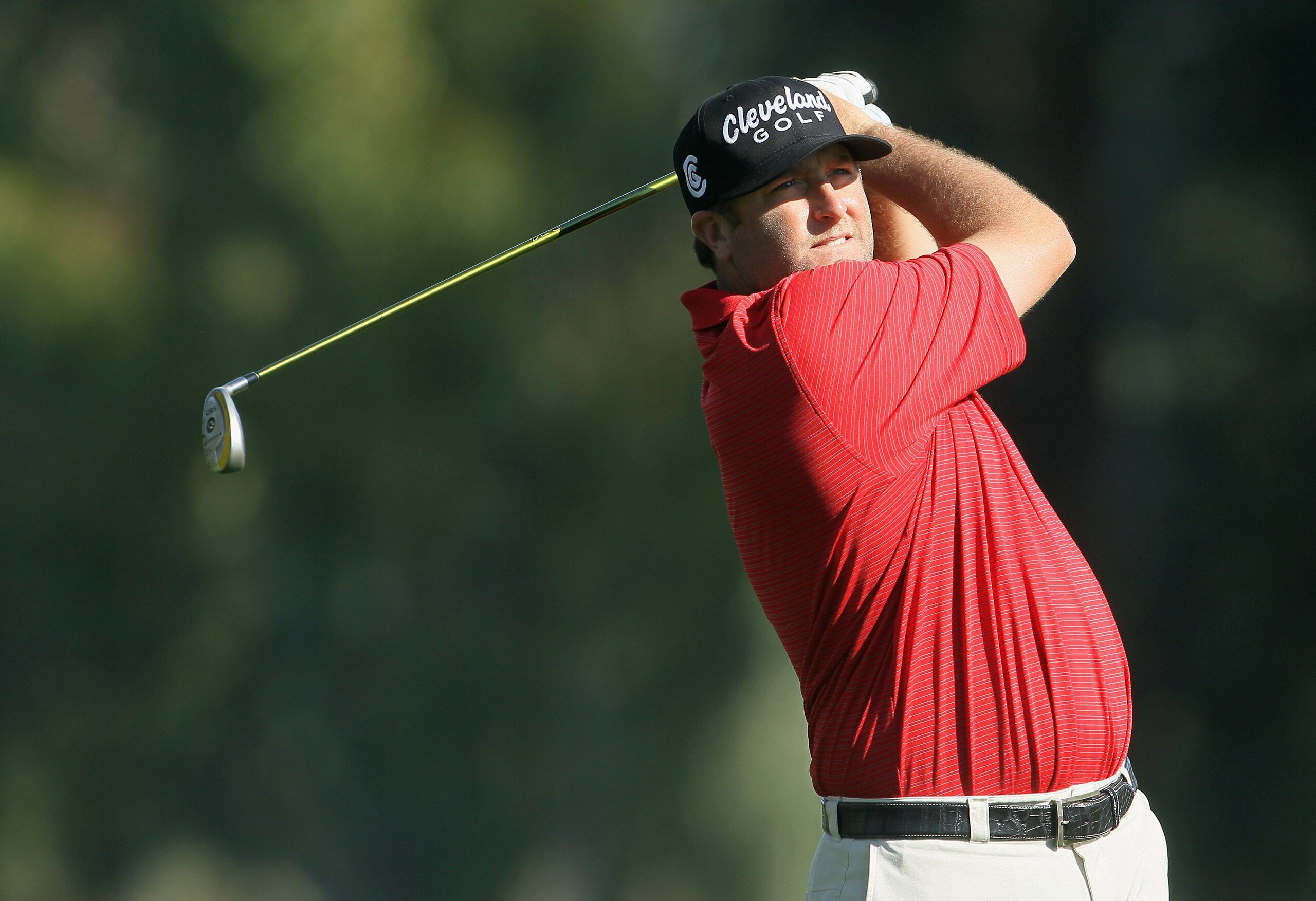 LA QUINTA, CA - JANUARY 19:  Steve Marino hits his second shot from the sixth fairway during the first round of the Bob Hope Classic at the La Quinta Country Club on January 19, 2011 in La Quinta, California.  (Photo by Jeff Gross/Getty Images)