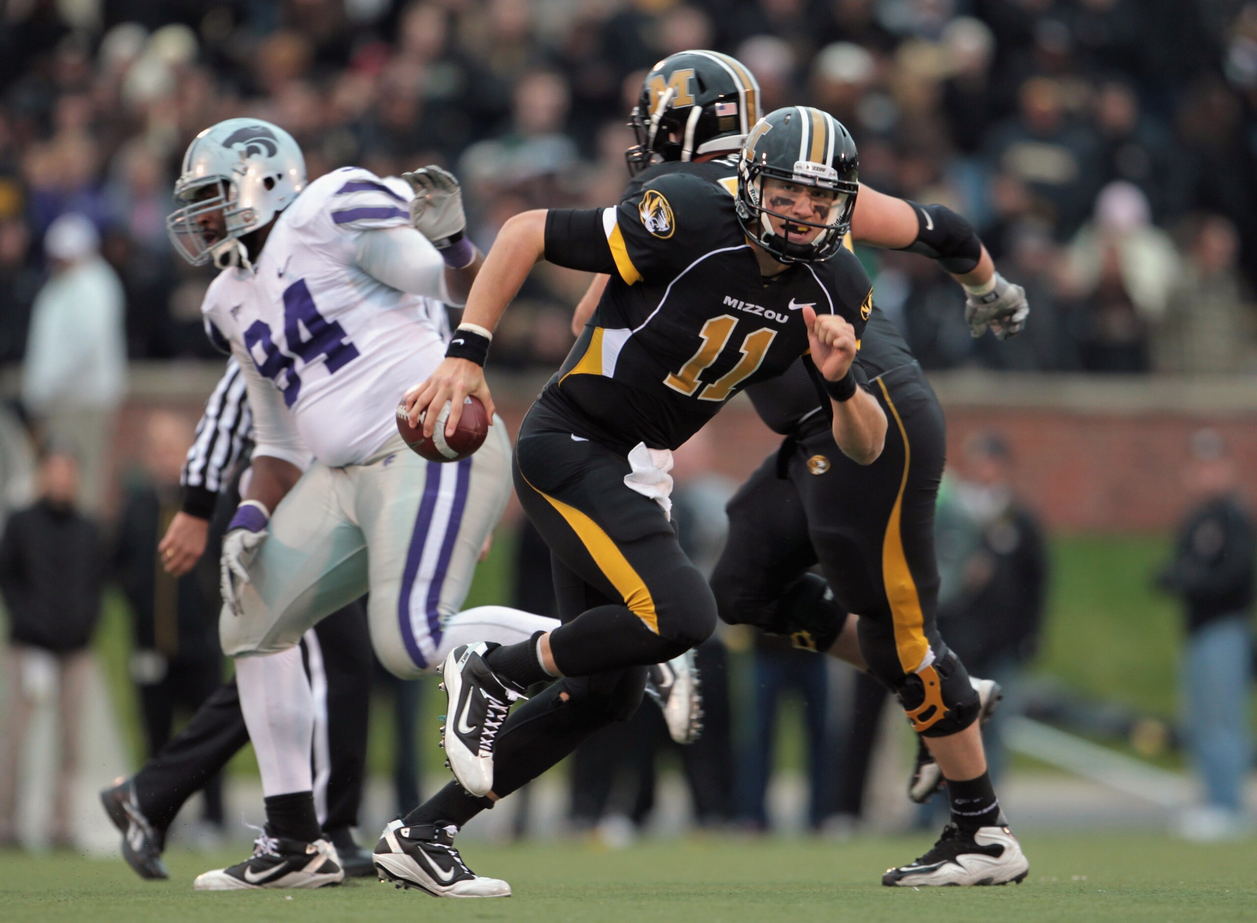 COLUMBIA, MO - NOVEMBER 13: Quarterback Blaine Gabbert #11 of the Missouri Tigers carries the ball during the game against the Kansas State Wildcats on November 13, 2010 at Faurot Field/Memorial Stadium in Columbia, Missouri. (Photo by Jamie Squire/Gett COLUMBIA, MO - NOVEMBER 13: Quarterback Blaine Gabbert #11 of the Missouri Tigers carries the ball during the game against the Kansas State Wildcats on November 13, 2010 at Faurot Field/Memorial Stadium in Columbia, Missouri. (Photo by Jamie Squire/Gett