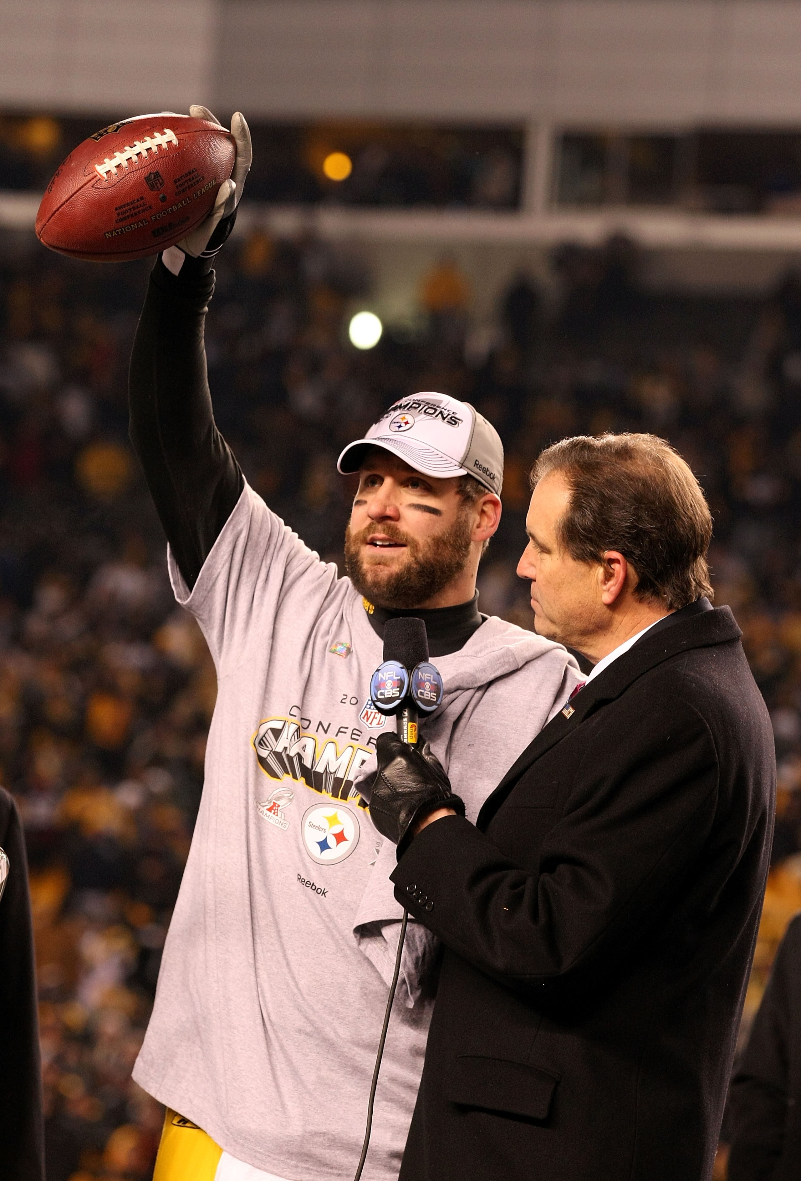 PITTSBURGH, PA - JANUARY 23:  Ben Roethlisberger #7 of the Pittsburgh Steelers is interviewed by CBS sportscaster Jim Nantz after they defeated the New York Jets 24 to 19 during the 2011 AFC Championship game at Heinz Field on January 23, 2011 in Pittsbur