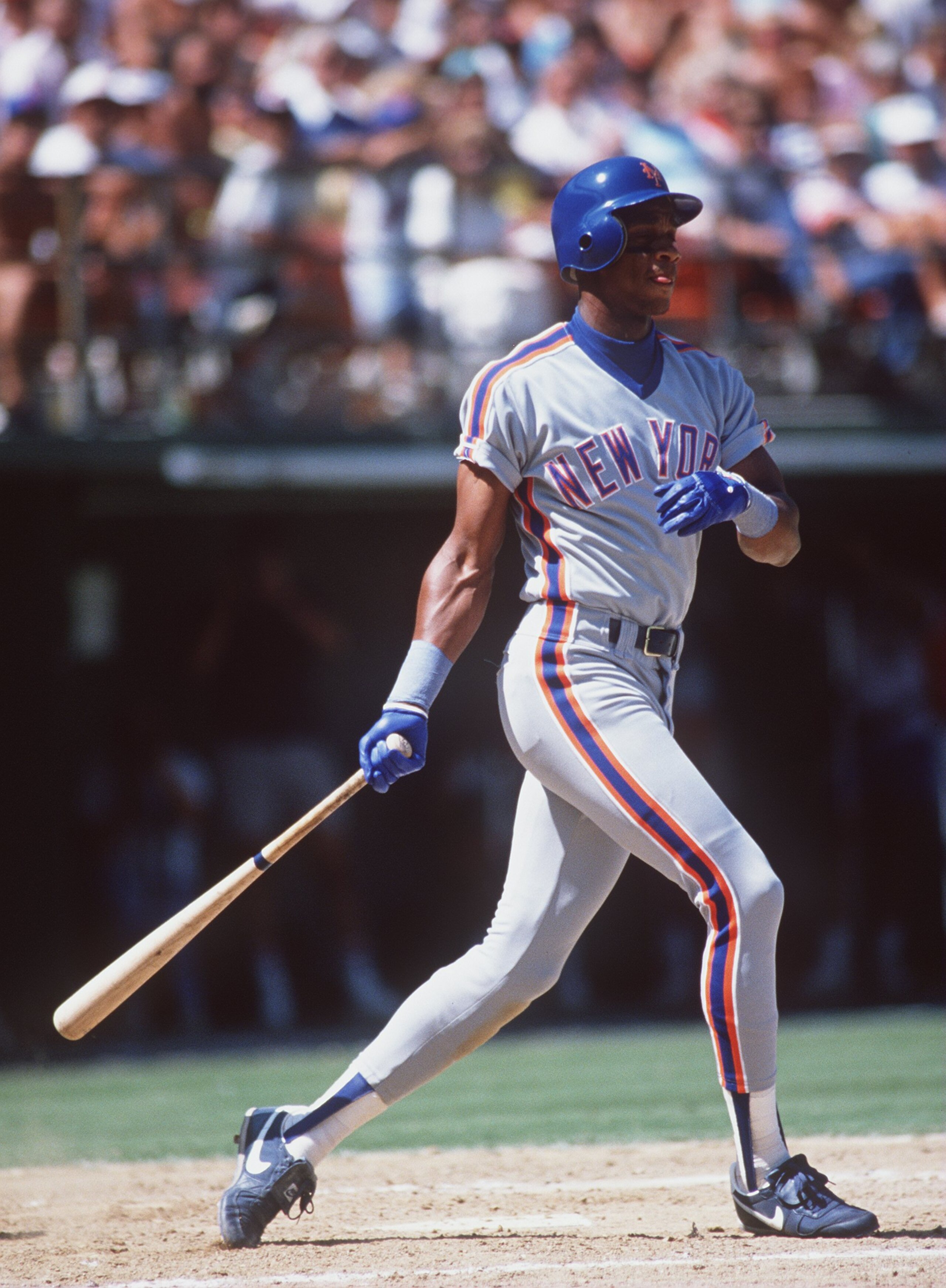 1989: Outfielder Darryl Strawberry of the New York Mets makes contact with a pitch during the Mets versus San Francisco Giants game at Candlestick Park in San Francisco, California. Mandatory Credit: Stephen Dunn/ALLSPORT 1989: Outfielder Darryl Strawberry of the New York Mets makes contact with a pitch during the Mets versus San Francisco Giants game at Candlestick Park in San Francisco, California. Mandatory Credit: Stephen Dunn/ALLSPORT