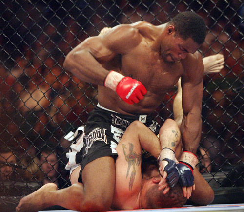 Herschel Walker: The Pros and Cons of Strikeforce Putting Him On Main Cards, News, Scores, Highlights, Stats, and Rumors