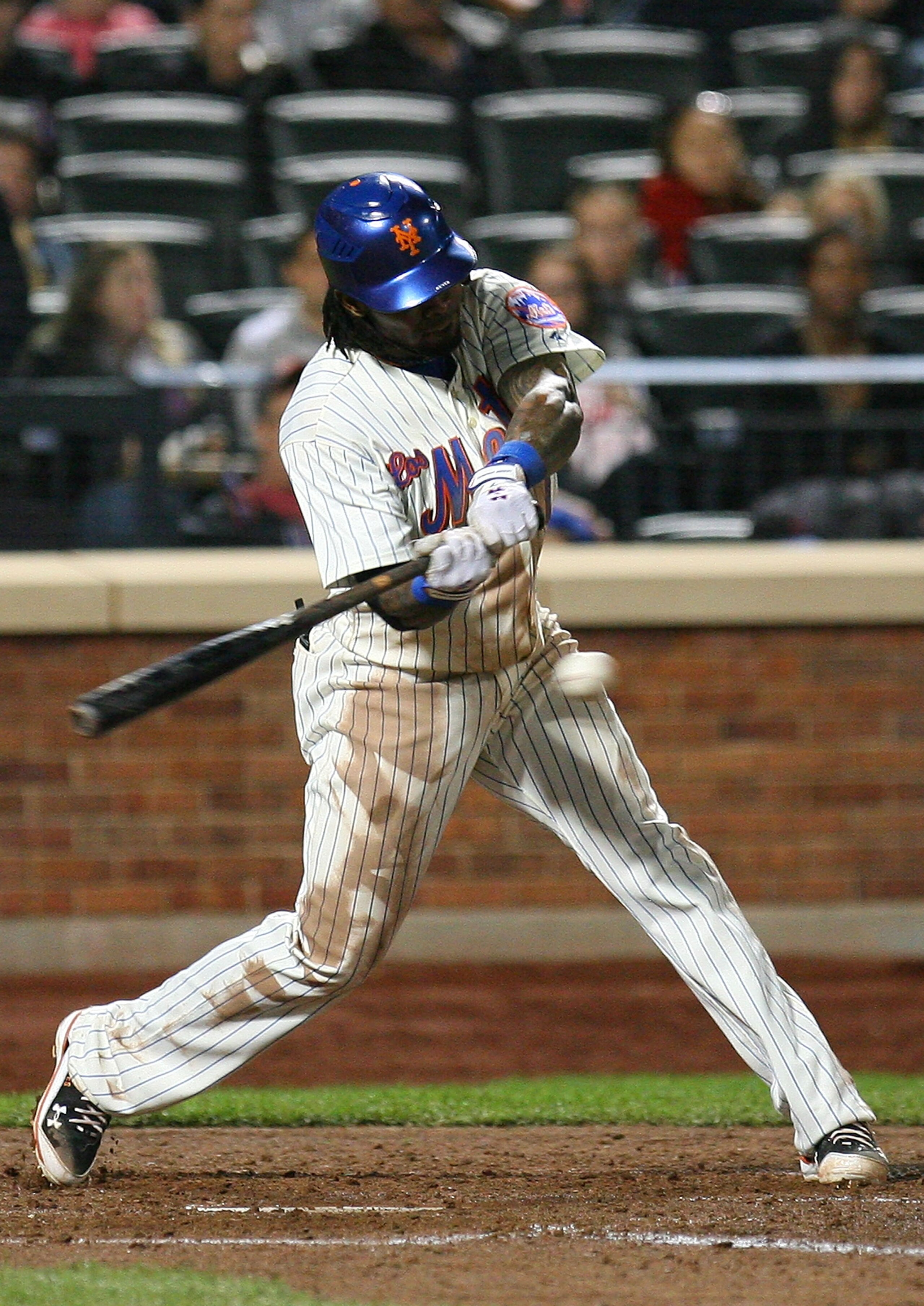 NEW YORK - SEPTEMBER 17: Jose Reyes #7 of the New York Mets bats against the Atlanta Braves on September 17, 2010 at Citi Field in the Flushing neighborhood of the Queens borough of New York City. The Braves defeated the Mets 6 - 4.  (Photo by Andrew Burt