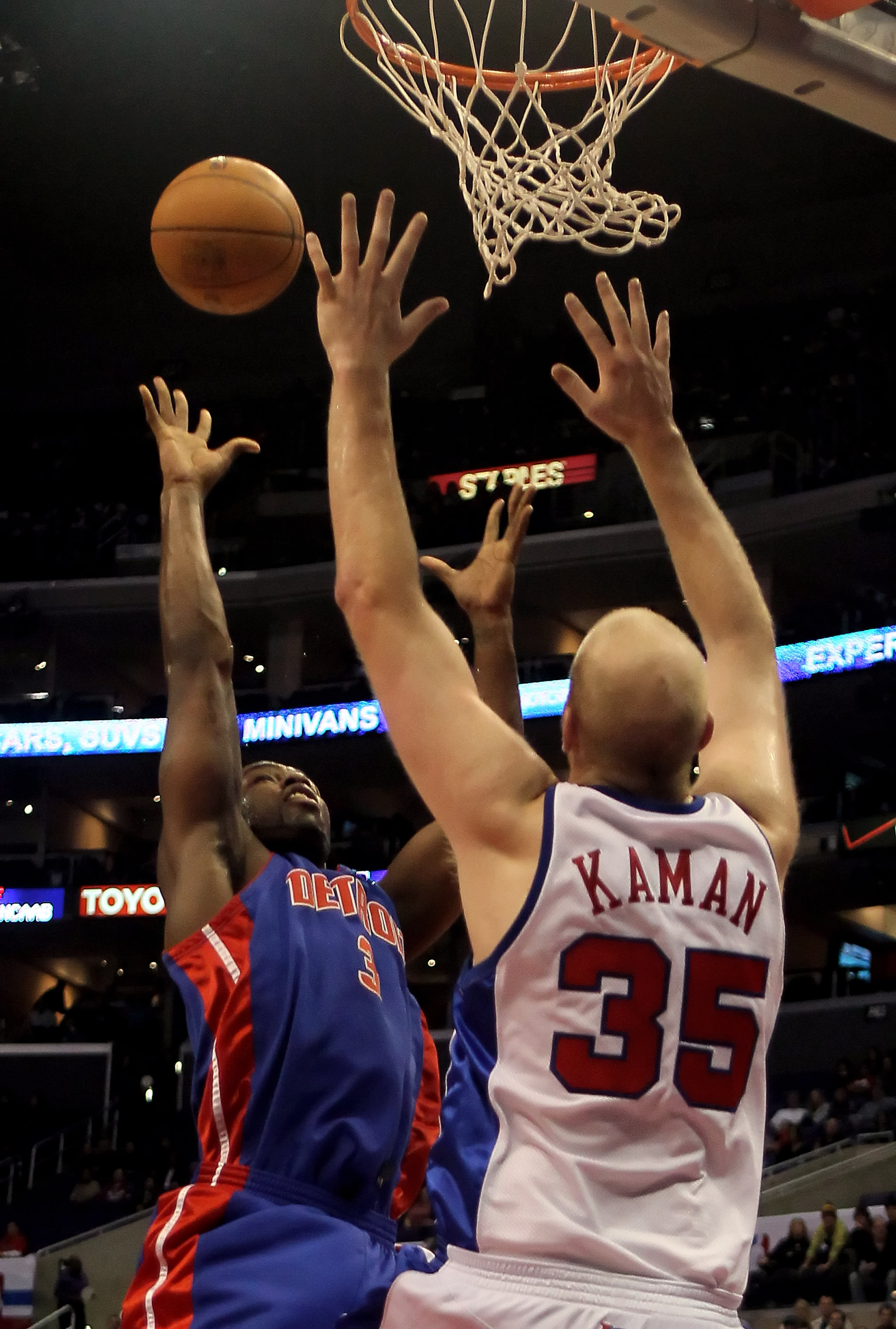 LOS ANGELES, CA - FEBRUARY 24:  Rodney Stuckey #3 of the Detroit Pistons shoots over Chris Kaman #35 of the Los Angeles Clippers during the first half at Staples Center on February 24, 2010 in Los Angeles, California. NOTE TO USER: User expressly acknowle