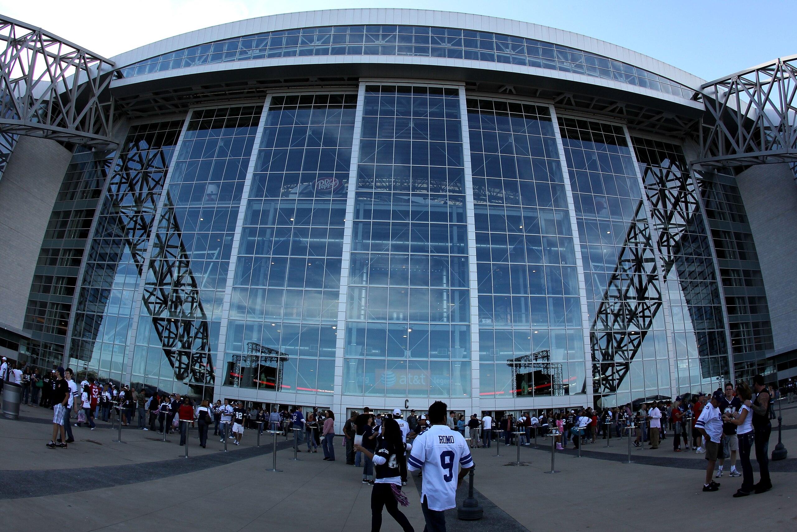 ARLINGTON, TX - OCTOBER 31:  A general exterior view of Cowboys Stadium while the Dallas Cowboys play against the Jacksonville Jaguars at Cowboys Stadium on October 31, 2010 in Arlington, Texas.  (Photo by Ronald Martinez/Getty Images)