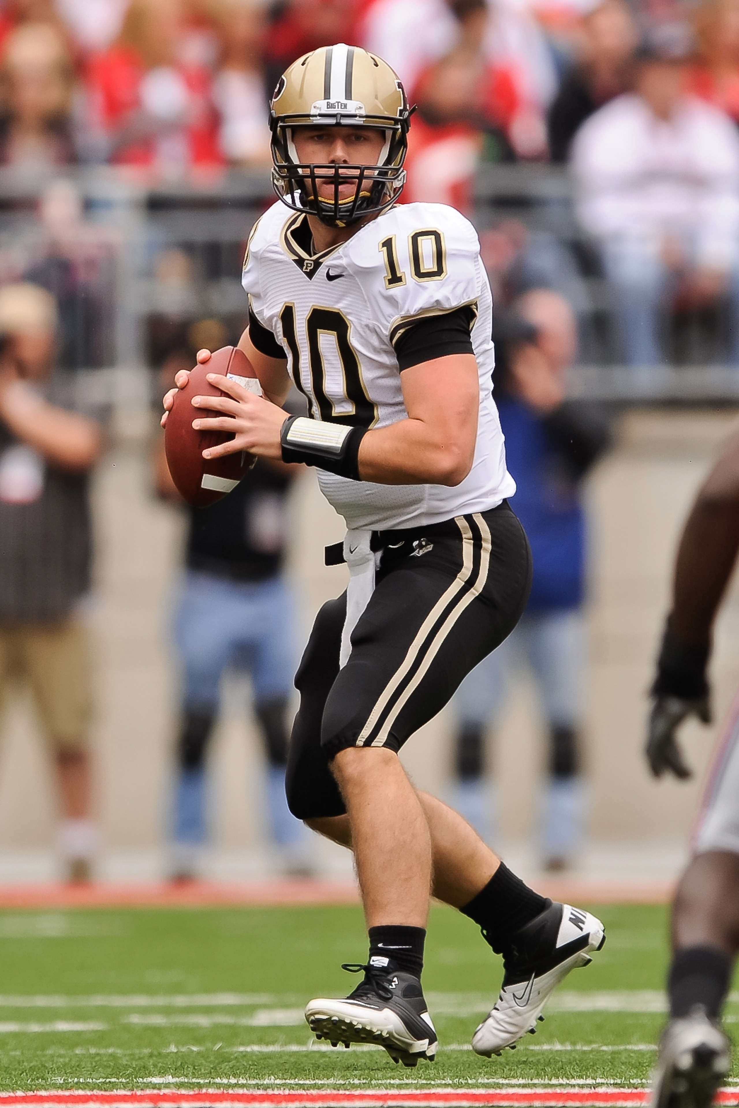 COLUMBUS, OH - OCTOBER 23:  Quarterback Sean Robinson #10 of the Purdue Boilermakers drops back to pass against the Ohio State Buckeyes at Ohio Stadium on October 23, 2010 in Columbus, Ohio.  (Photo by Jamie Sabau/Getty Images)