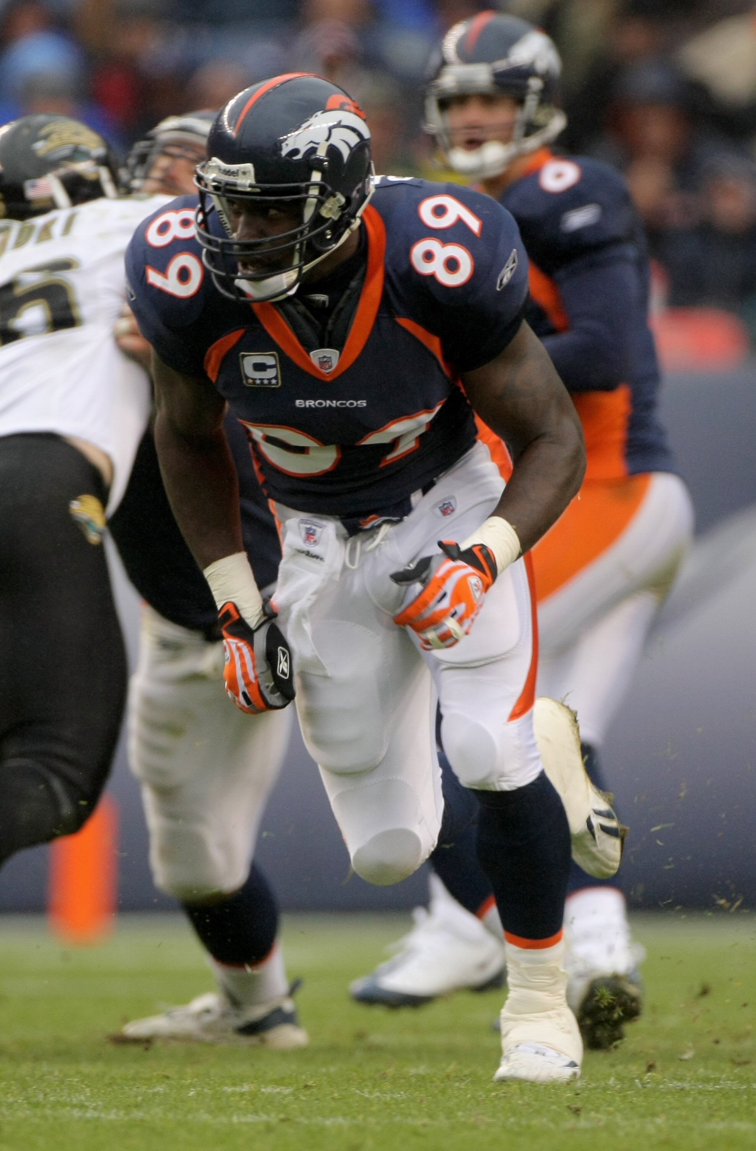 DENVER - OCTOBER 12:  Tightend Daniel Graham #89 of the Denver Broncos leaves the line of scrimmage against the Jacksonville Jaguars during NFL action at Invesco Field at Mile High on October 12, 2008 in Denver, Colorado. The Jaguars defeated the Broncos