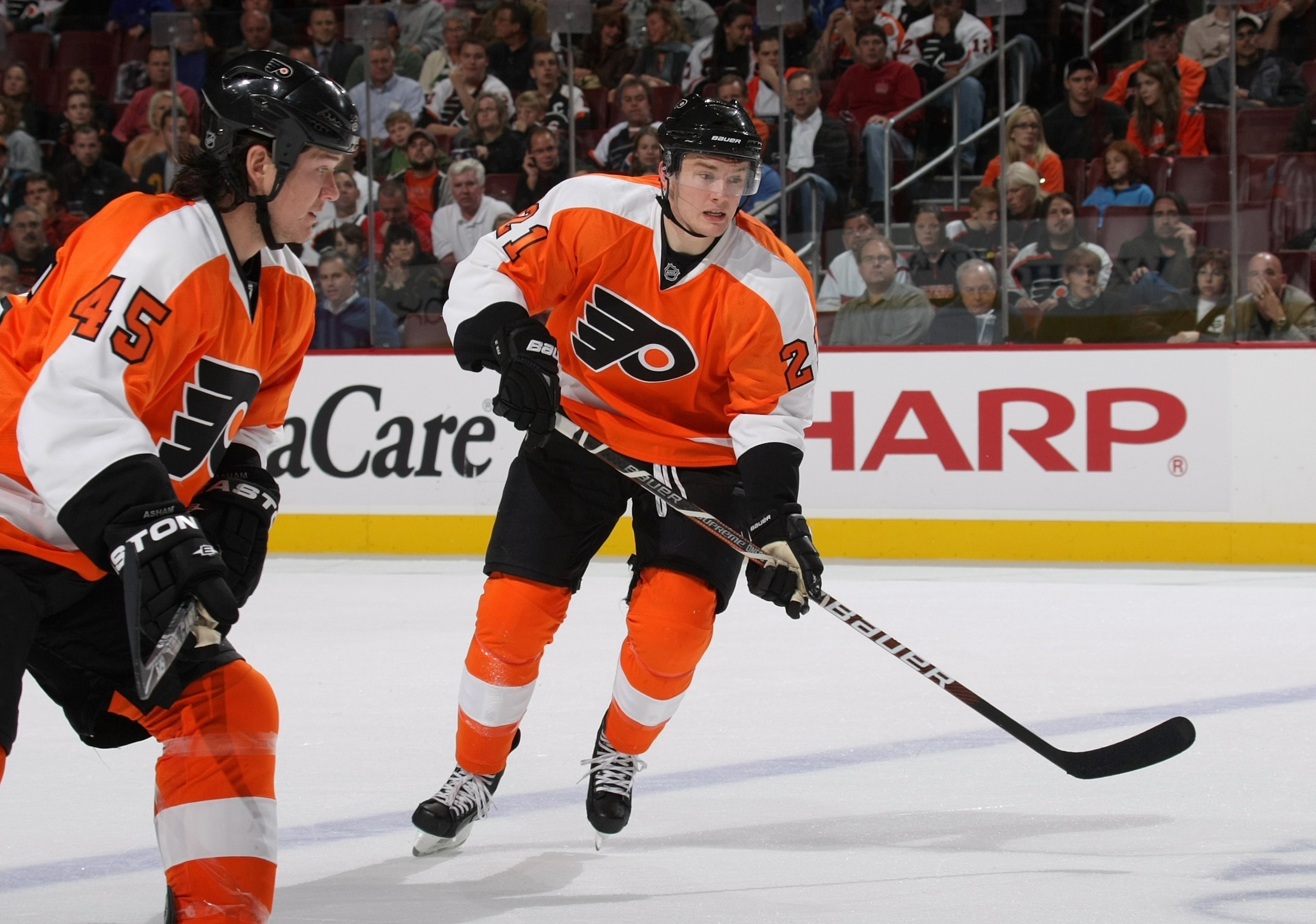 PHILADELPHIA - SEPTEMBER 29:  James vanRiemsdyk #21 of the Philadelphia Flyers skates against the Minnesota Wild during the preseason NHL game at the Wachovia Center on September 29, 2009 in Philadelphia, Pennsylvania.  The Wild defeated the Flyers 5-4 in