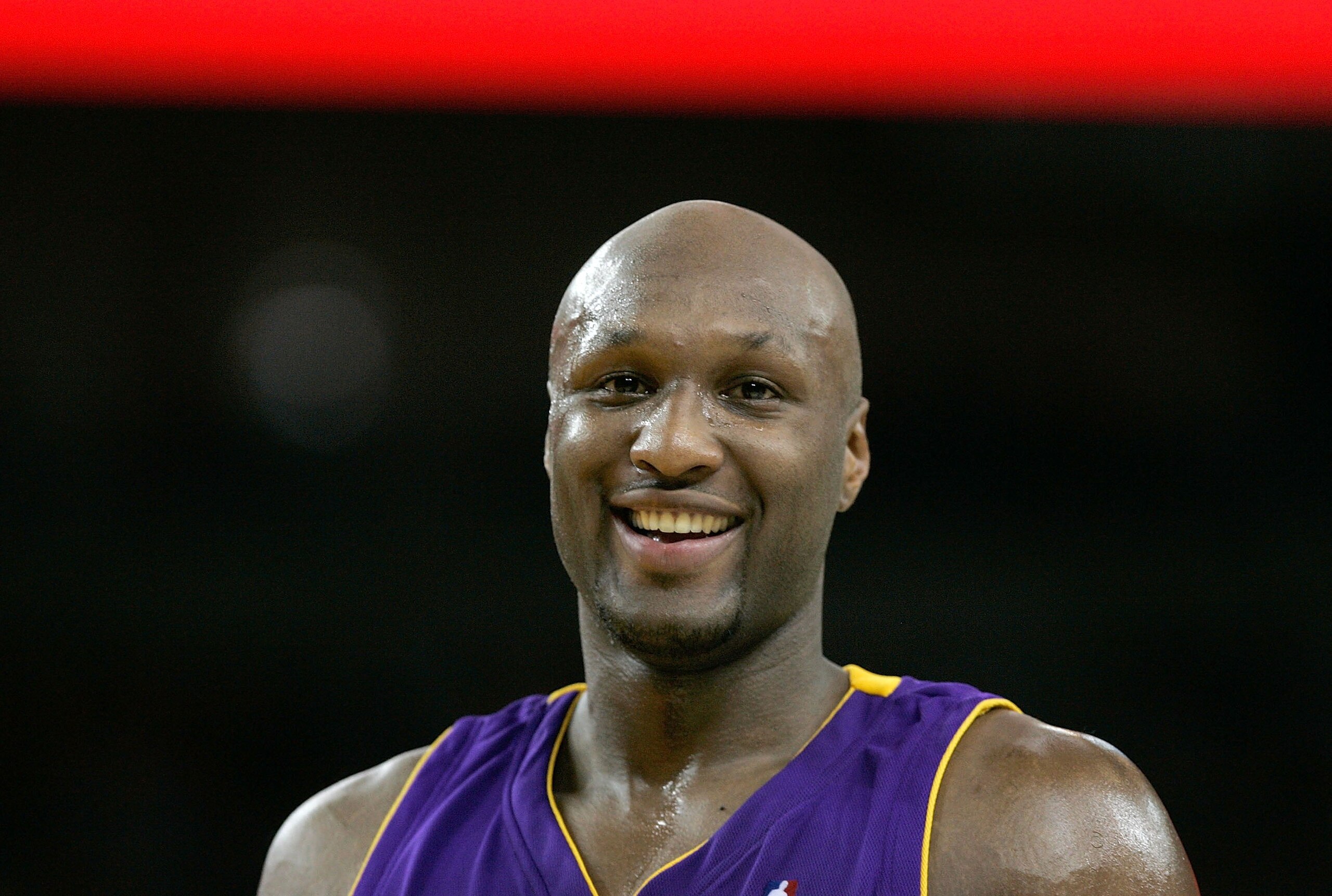 OAKLAND, CA - NOVEMBER 01:  Lamar Odom #7 of the Los Angeles Lakers smiles against the Golden State Warriors on November 1, 2006 at Oracle Arena in Oakland, California.  NOTE TO USER: User expressly acknowledges and agrees that, by downloading and/or usin