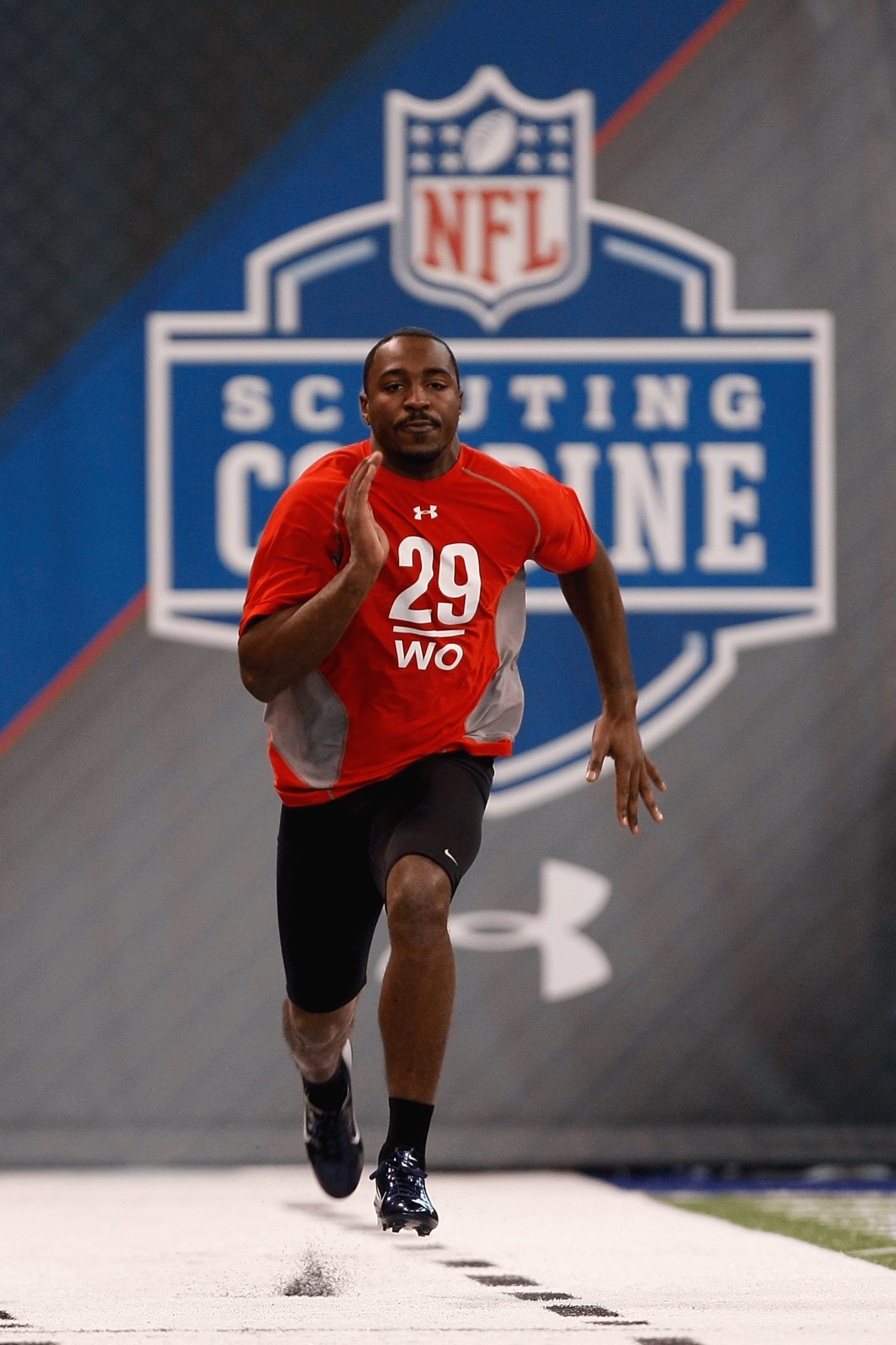 INDIANAPOLIS, IN - FEBRUARY 22:  Wide receiver Hakeem Nicks of North Carolina runs the 40 yard dash during the NFL Scouting Combine presented by Under Armour at Lucas Oil Stadium on February 22, 2009 in Indianapolis, Indiana. (Photo by Scott Boehm/Getty I