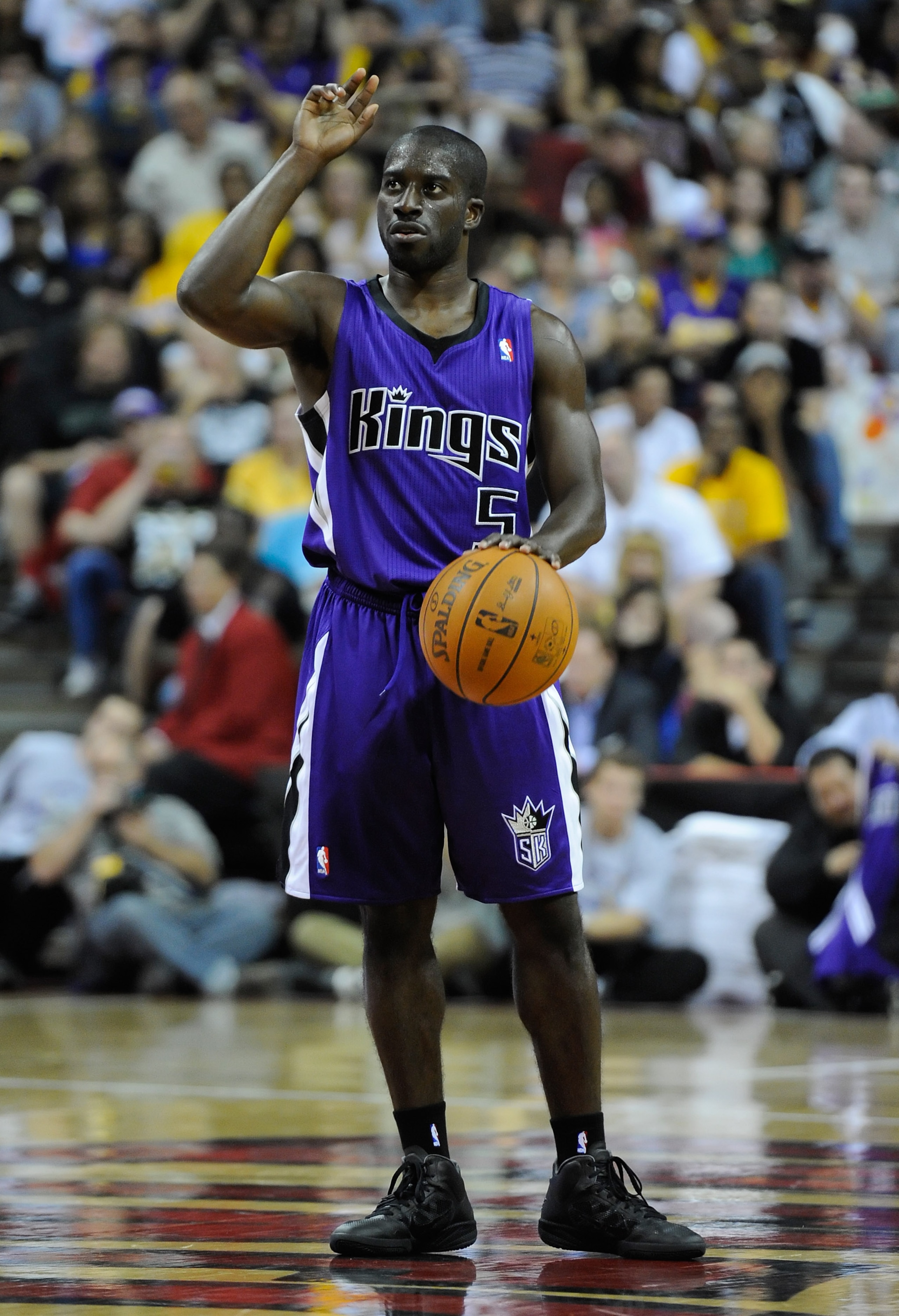 LAS VEGAS - OCTOBER 13:  Eugene Jeter #5 of the Sacramento Kings calls out a play during a preseason game against the Los Angeles Lakers at the Thomas & Mack Center October 13, 2010 in Las Vegas, Nevada. The Lakers won 98-95. NOTE TO USER: User expressly