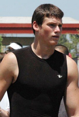 Troy Niklas, Offensive Tackle, will pick between USC, Stanford, Notre Dame