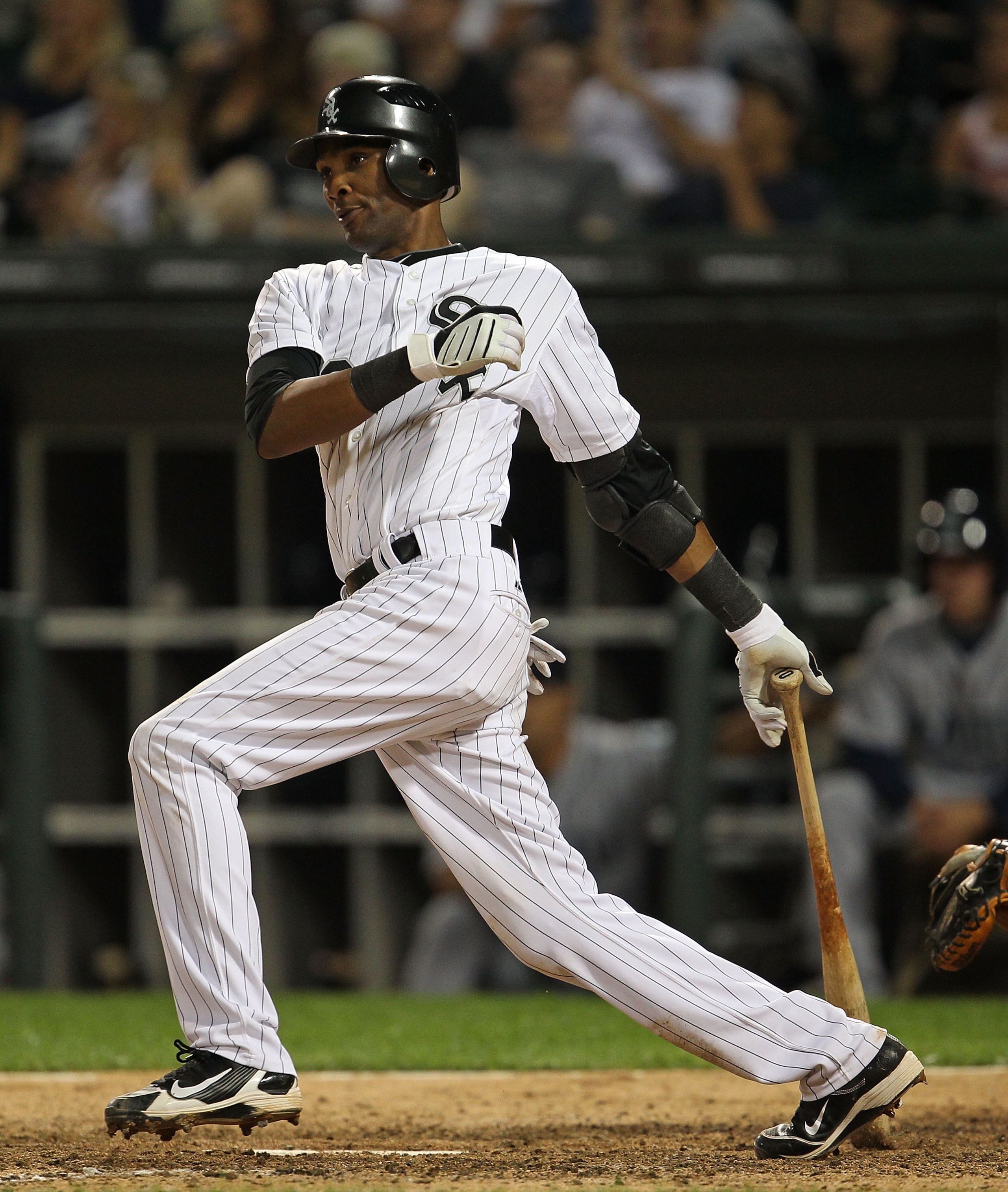 CHICAGO - JULY 26: Alexei Ramirez #10 of the Chicago White Sox hits the ball against the Seattle Mariners at U.S. Cellular Field on July 26, 2010 in Chicago, Illinois. The White Sox defeated the Mariners 6-1. (Photo by Jonathan Daniel/Getty Images) CHICAGO - JULY 26: Alexei Ramirez #10 of the Chicago White Sox hits the ball against the Seattle Mariners at U.S. Cellular Field on July 26, 2010 in Chicago, Illinois. The White Sox defeated the Mariners 6-1. (Photo by Jonathan Daniel/Getty Images)