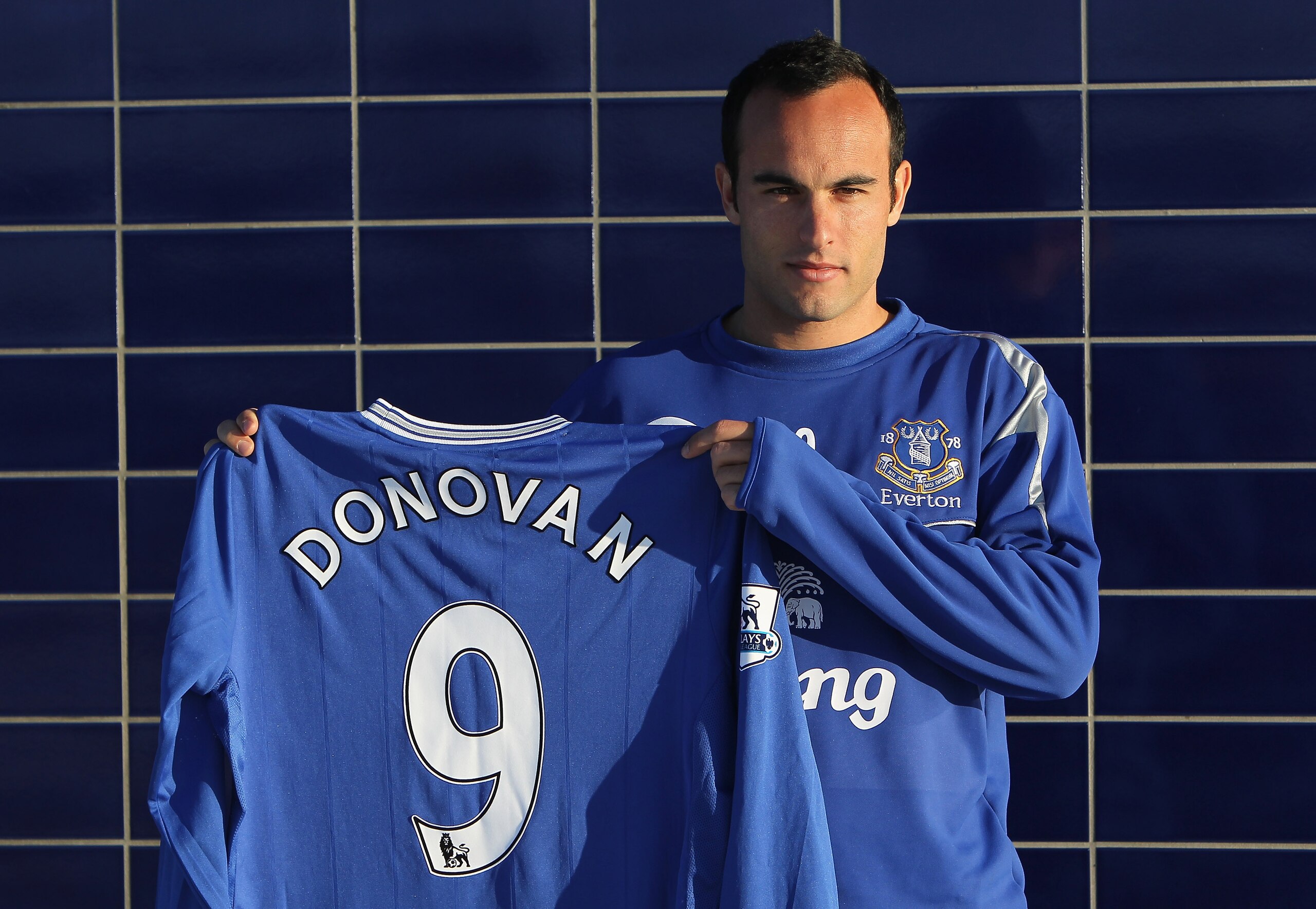 LIVERPOOL, ENGLAND - JANUARY 07: Landon Donovan joins Everton on a two-and-a-half-month loan deal from Los Angeles Galaxy at Finch Farm Training Complex on January 7, 2010 in Liverpool, England. (Photo by Alex Livesey/Getty Images) LIVERPOOL, ENGLAND - JANUARY 07: Landon Donovan joins Everton on a two-and-a-half-month loan deal from Los Angeles Galaxy at Finch Farm Training Complex on January 7, 2010 in Liverpool, England. (Photo by Alex Livesey/Getty Images)