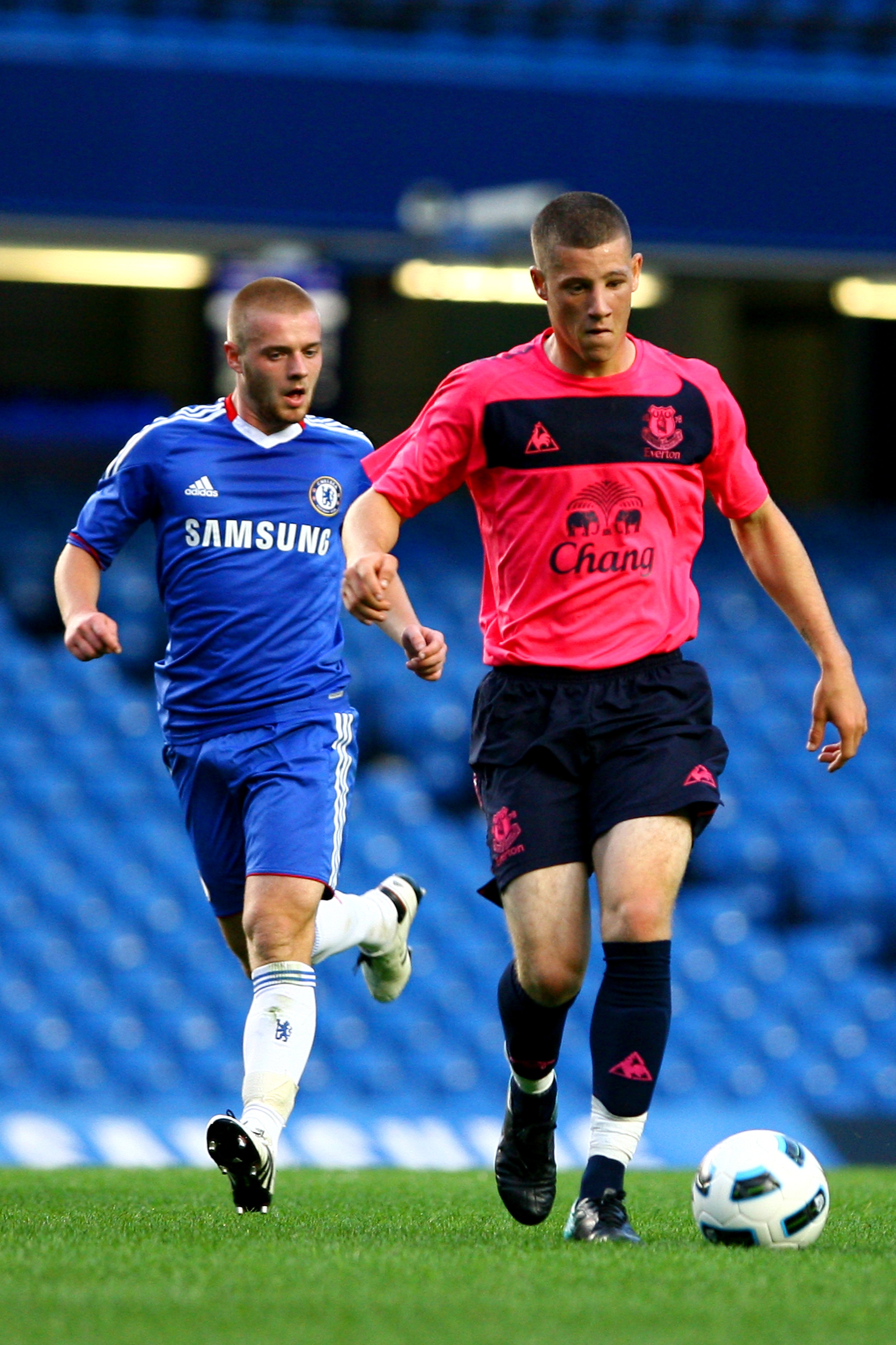 LONDON, ENGLAND - AUGUST 23: Ross Barkley (R) of Everton Reserves battles for the ball with Connor Clifford of Chelsea Reserves during the Barclays Premier Reserve League match between Chelsea and Everton at Stamford Bridge on August 23, 2010 in London, LONDON, ENGLAND - AUGUST 23: Ross Barkley (R) of Everton Reserves battles for the ball with Connor Clifford of Chelsea Reserves during the Barclays Premier Reserve League match between Chelsea and Everton at Stamford Bridge on August 23, 2010 in London,