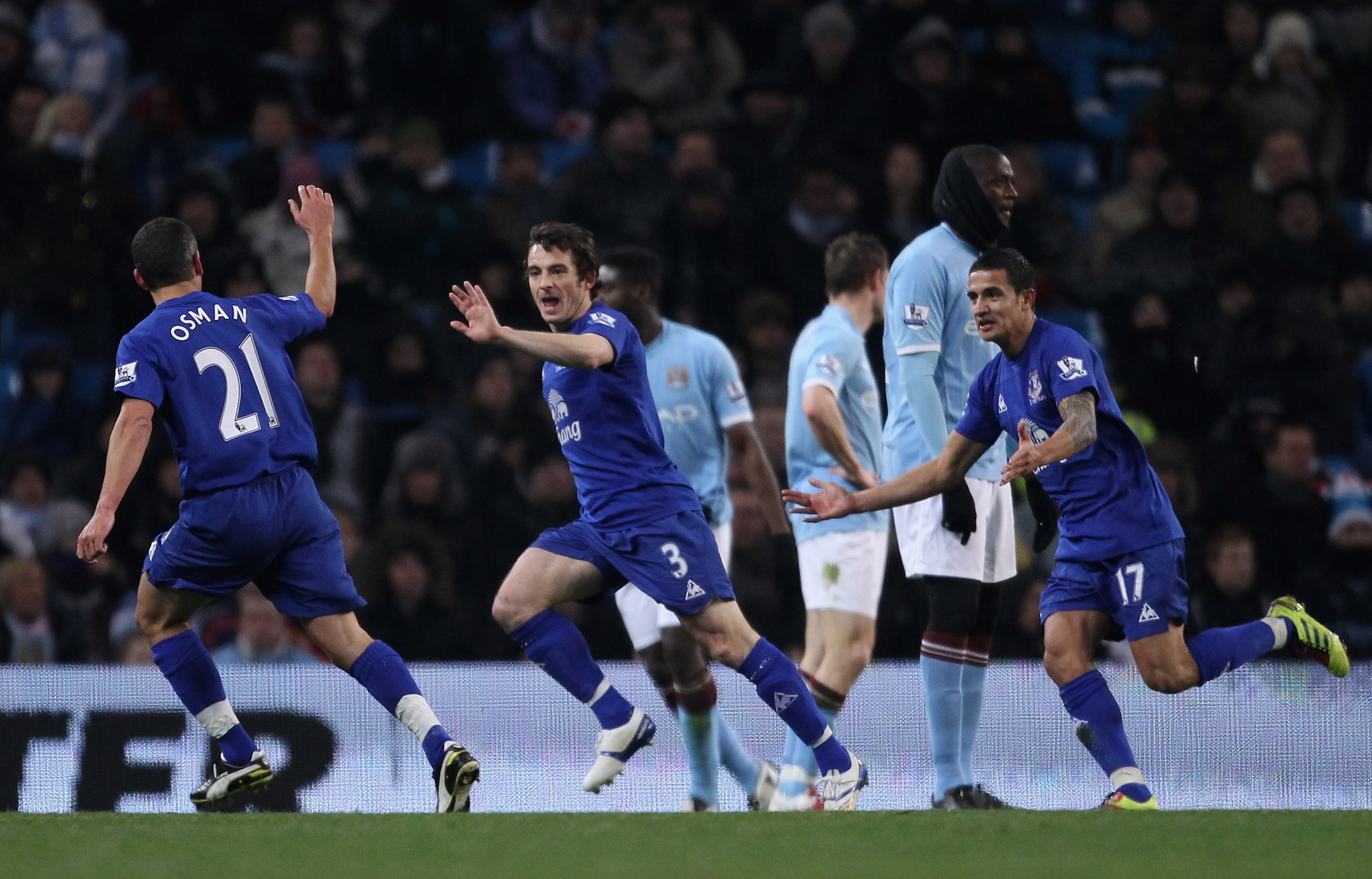 MANCHESTER, ENGLAND - DECEMBER 20: Leighton Baines of Everton celebrates with team mates after scoring the second goal during the Barclays Premier League match between Manchester City and Everton at City of Manchester Stadium on December 20, 2010 in Manc MANCHESTER, ENGLAND - DECEMBER 20: Leighton Baines of Everton celebrates with team mates after scoring the second goal during the Barclays Premier League match between Manchester City and Everton at City of Manchester Stadium on December 20, 2010 in Manc