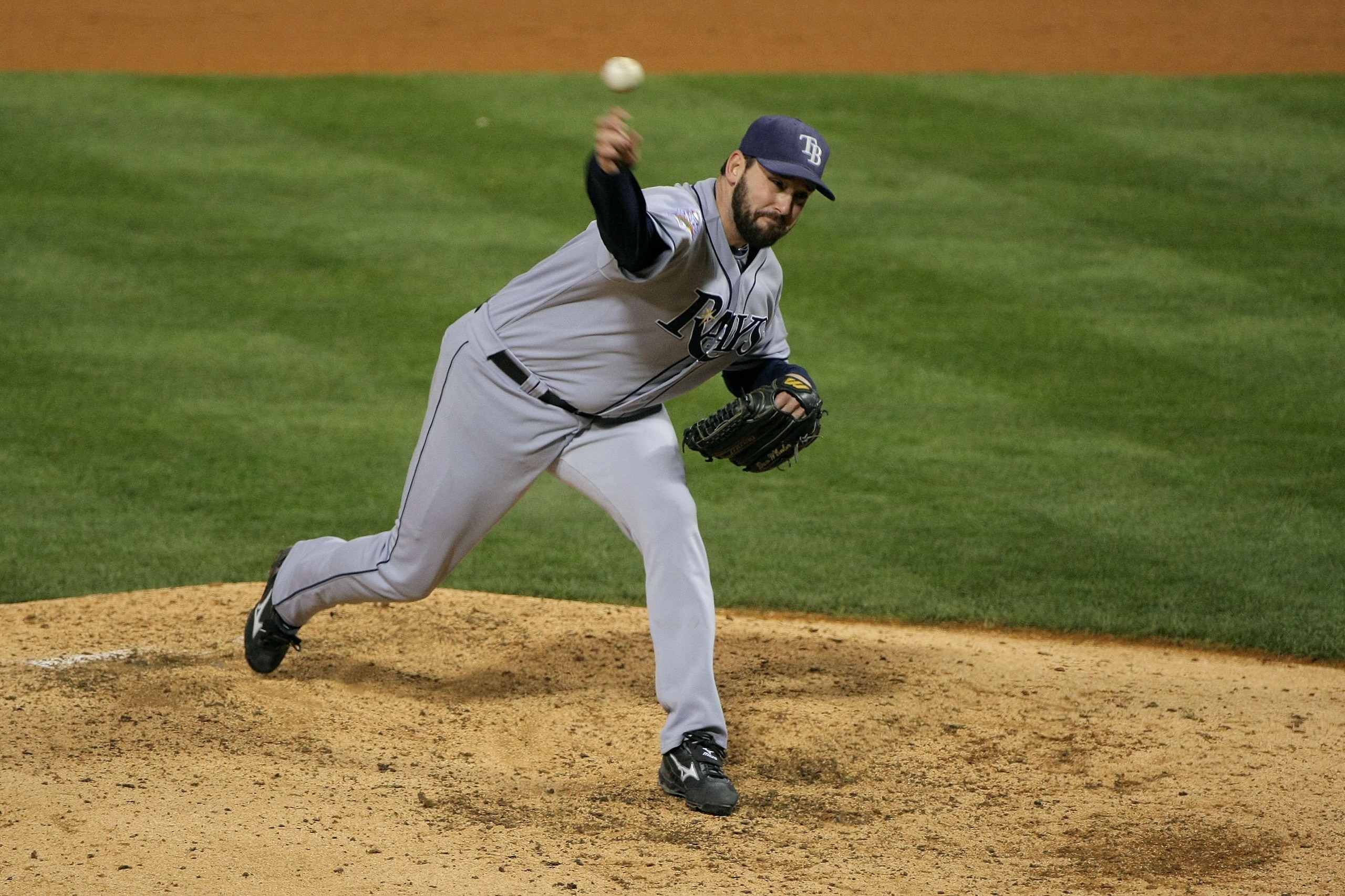 PHILADELPHIA - OCTOBER 26:  Dan Wheeler #35 of the Tampa Bay Rays pitches against the Philadelphia Phillies during game four of the 2008 MLB World Series on October 26, 2008 at Citizens Bank Park in Philadelphia, Pennsylvania.  (Photo by Doug Pensinger/Ge