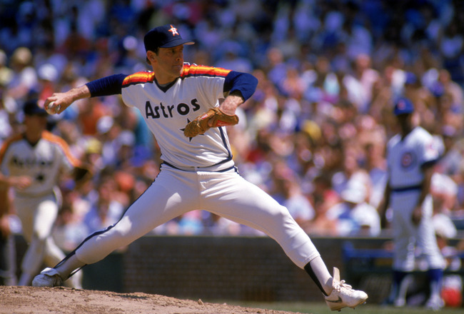 CHICAGO - 1988:  Nolan Ryan #34 of the Houston Astros pitches during the 1988 season against the Chicago Cubs at Wrigley Field in Chicago, Illinois.  (Photo by Jonathan Daniel/Getty Images)