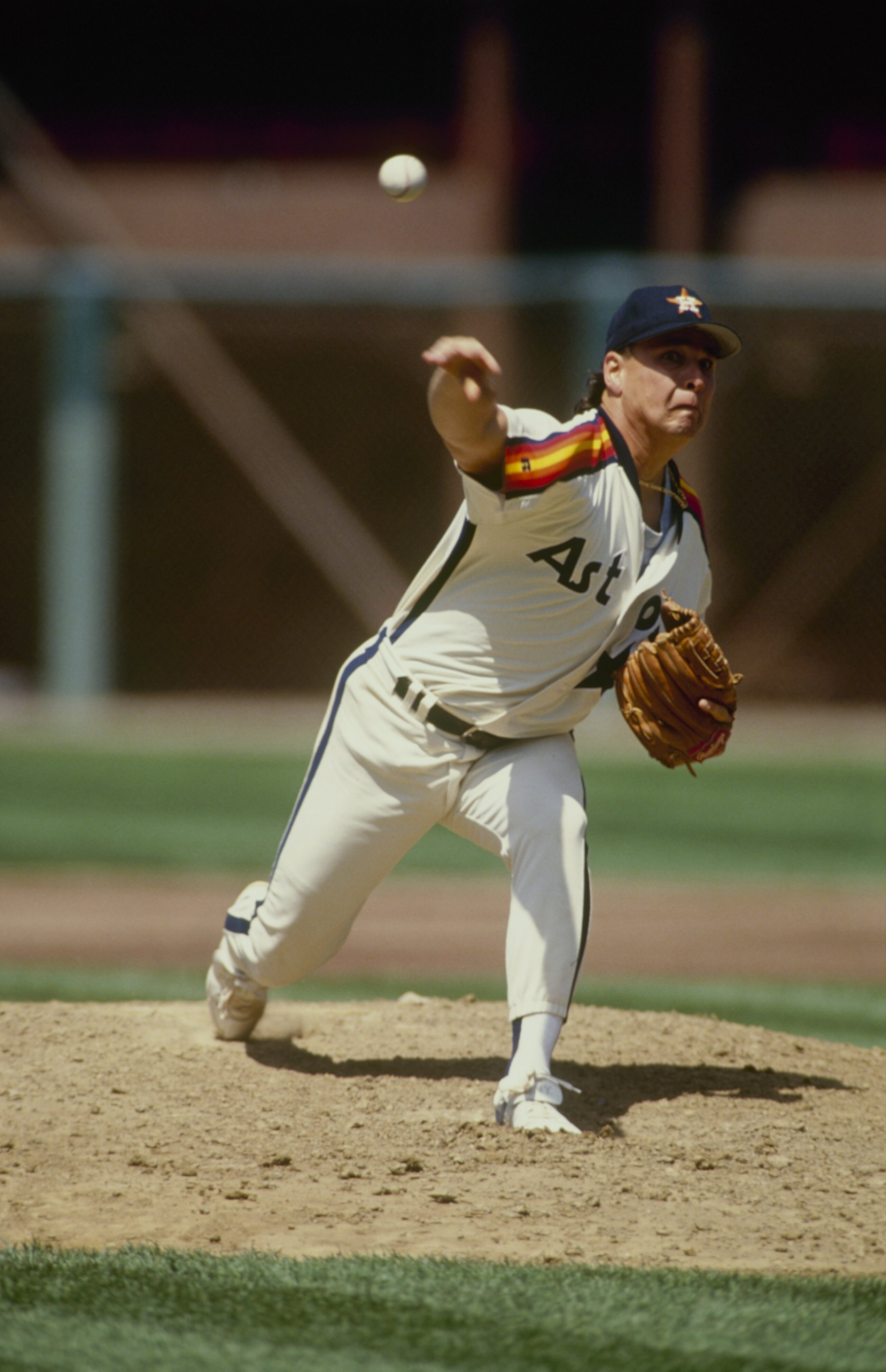 SAN FRANCISCO - JUNE 7: Mark Portugal #51 of the Houston Astros delivers a pitch during a game against the San Francisco Giants at 3Com Park on June 7,1992 in San Francisco, California.  (Photo by: Otto Greule Jr/Getty Images)