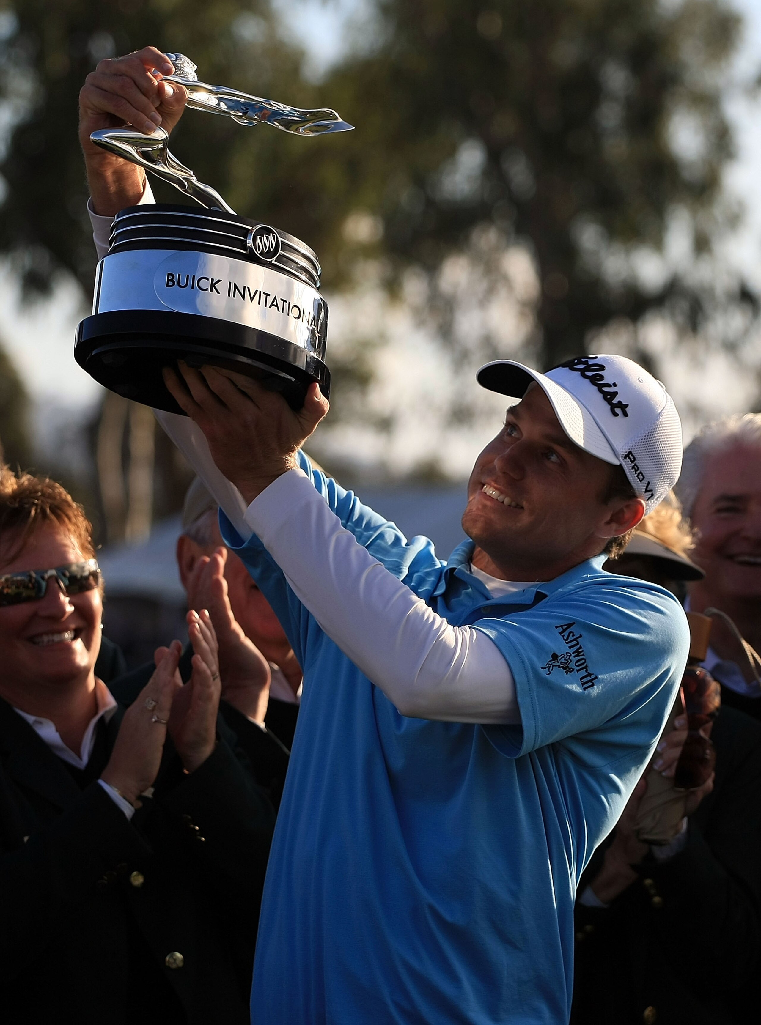 LA JOLLA, CA - FEBRUARY 08: Nick Watney poses with the trophy after winning the Buick Invitational on the South Course at Torrey Pines Golf Course on February 8, 2009 in La Jolla, California. (Photo by Scott Halleran/Getty Images) LA JOLLA, CA - FEBRUARY 08: Nick Watney poses with the trophy after winning the Buick Invitational on the South Course at Torrey Pines Golf Course on February 8, 2009 in La Jolla, California. (Photo by Scott Halleran/Getty Images)