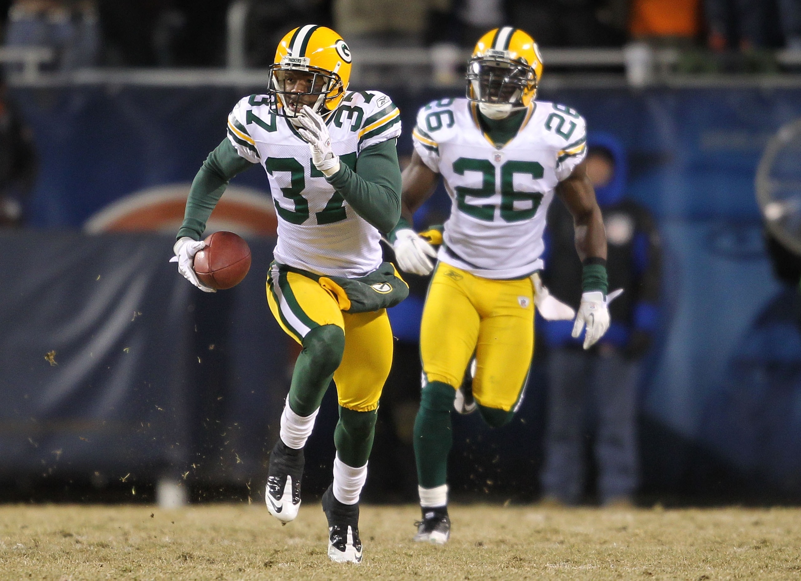 CHICAGO, IL - JANUARY 23: Sam Shields #37 of the Green Bay Packers intercepts the game's final pass and runs for 32-yards to seal the 21-14 victory for the Packers against the Chicago Bears in the NFC Championship Game at Soldier Field on January 23, 201 CHICAGO, IL - JANUARY 23: Sam Shields #37 of the Green Bay Packers intercepts the game's final pass and runs for 32-yards to seal the 21-14 victory for the Packers against the Chicago Bears in the NFC Championship Game at Soldier Field on January 23, 201