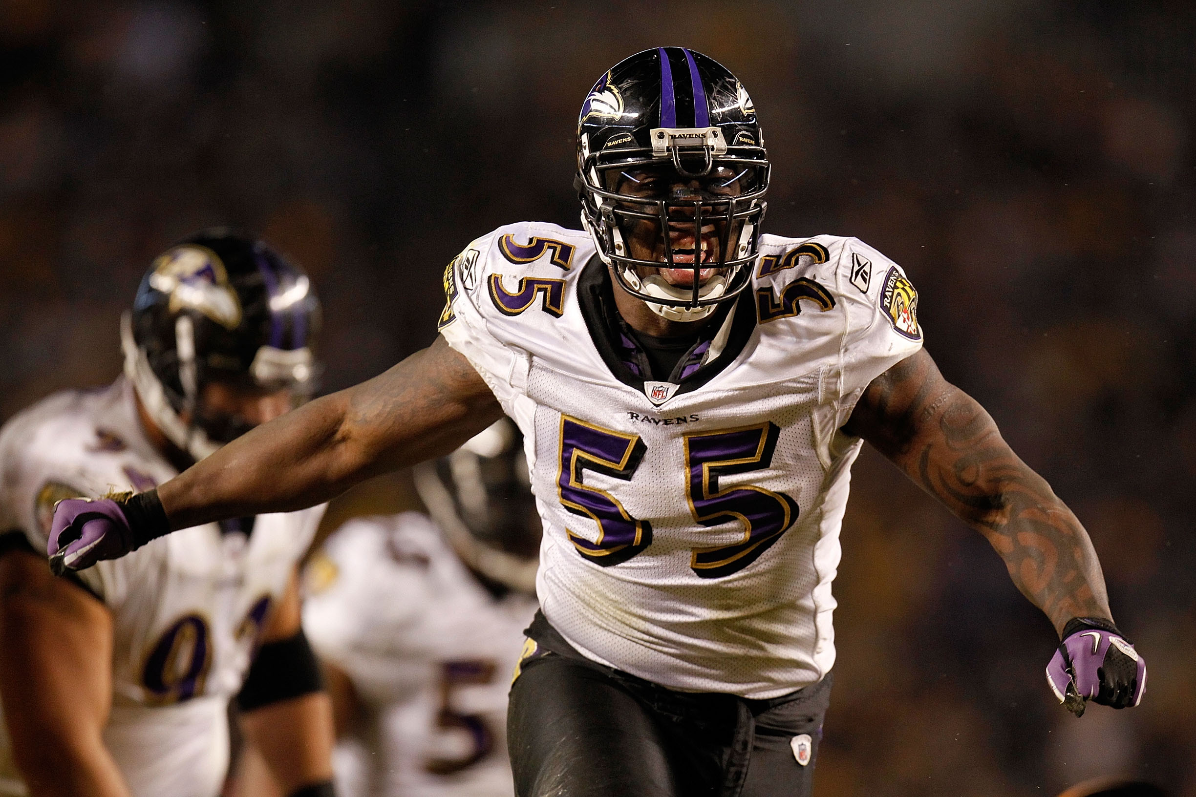 PITTSBURGH, PA - JANUARY 15:  Linebacker Terrell Suggs #55 of the Baltimore Ravens reacts after a play against the Pittsburgh Steelers during the AFC Divisional Playoff Game at Heinz Field on January 15, 2011 in Pittsburgh, Pennsylvania.  (Photo by Gregor