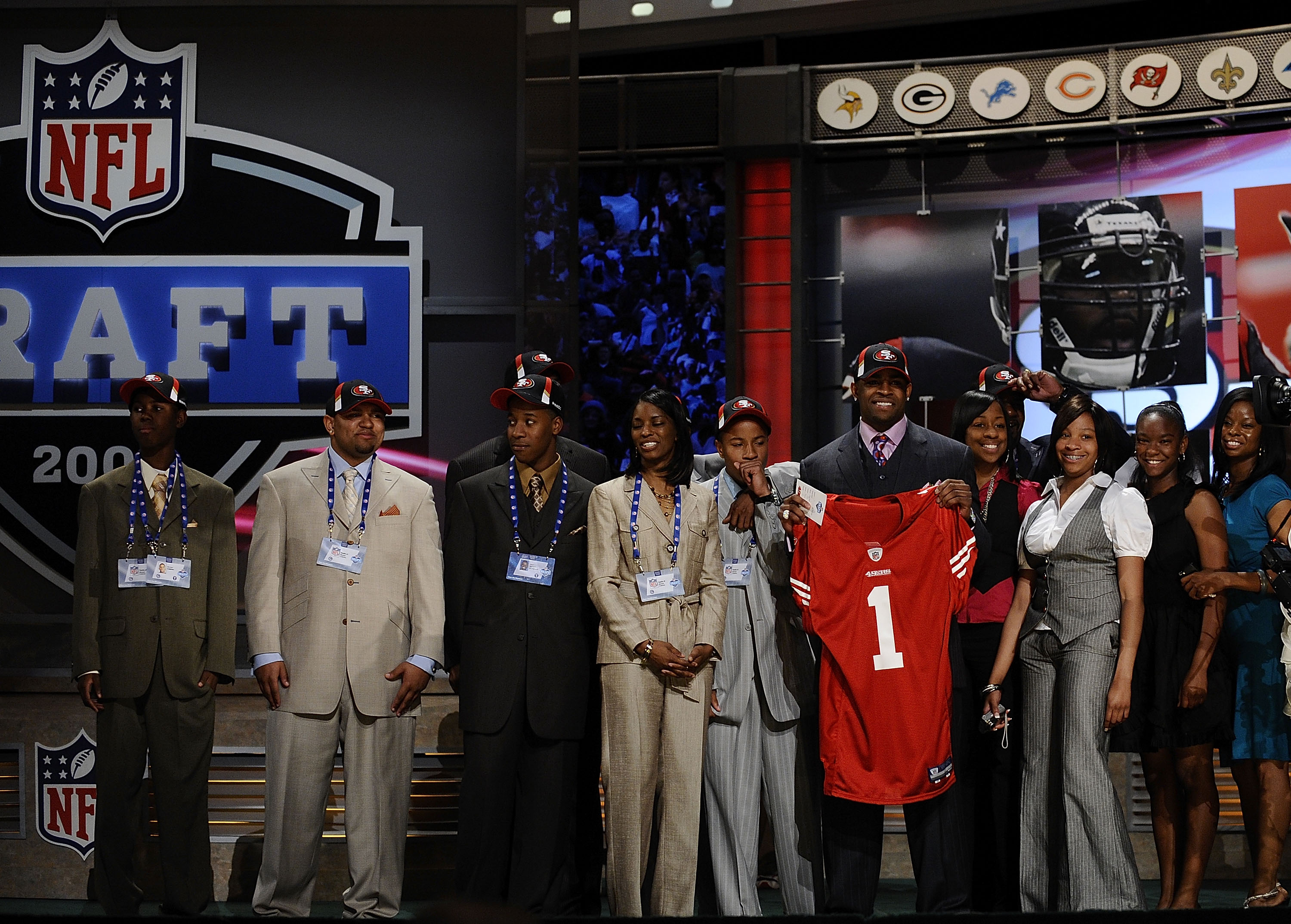 NEW YORK - APRIL 25:  San Francisco 49ers #10 draft pick Michael Crabtree poses with his family at Radio City Music Hall for the 2009 NFL Draft on April 25, 2009 in New York City  (Photo by Jeff Zelevansky/Getty Images)