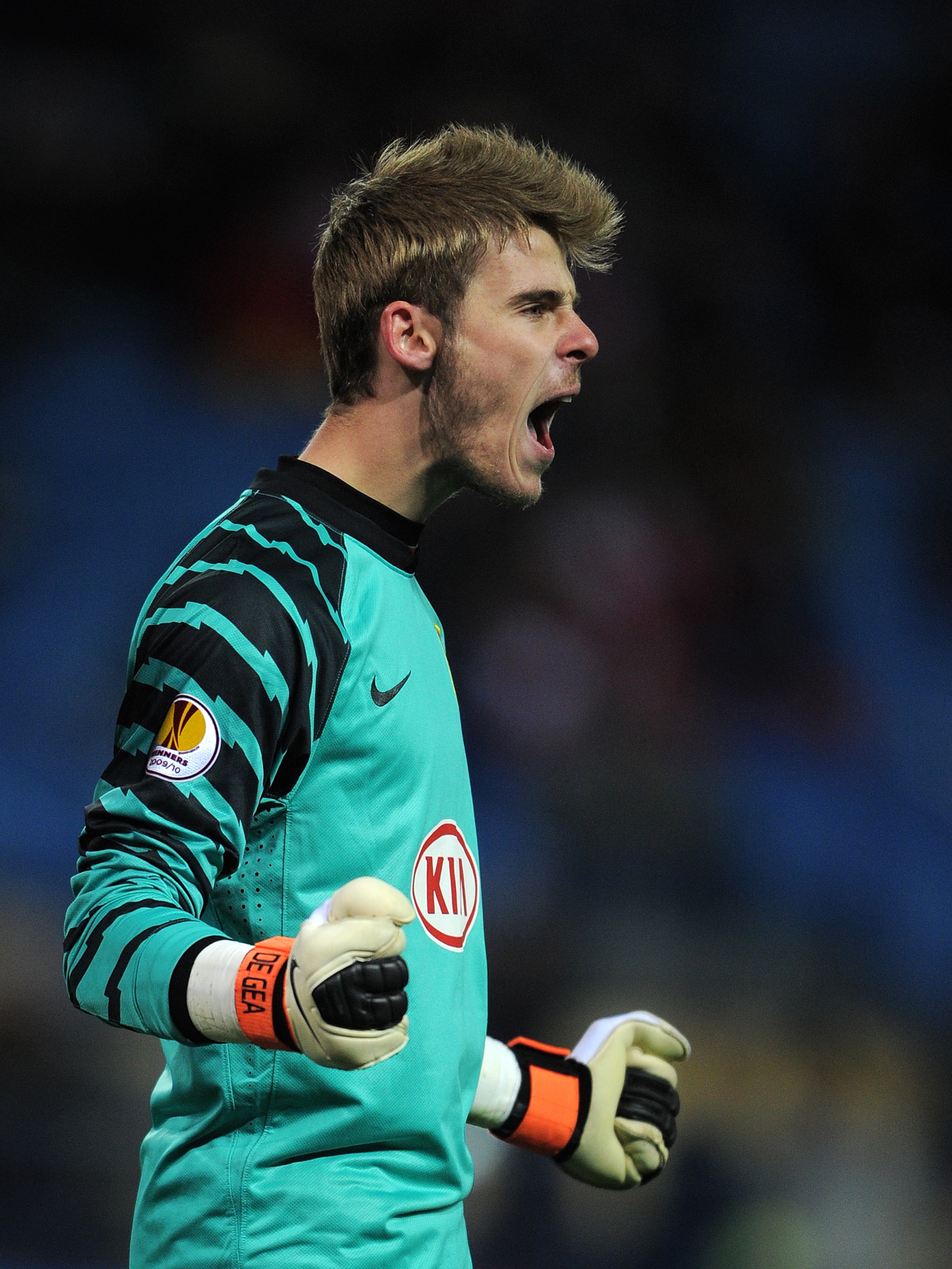 MADRID, SPAIN - DECEMBER 01:  Goalkeeper David de Gea of Atletico Madrid reacts during the Europea League match between Atletico Madrid and Aris Thessaloniki at the Vicente Calderon Stadium on December 1, 2010 in Madrid, Spain.  (Photo by Jasper Juinen/Ge