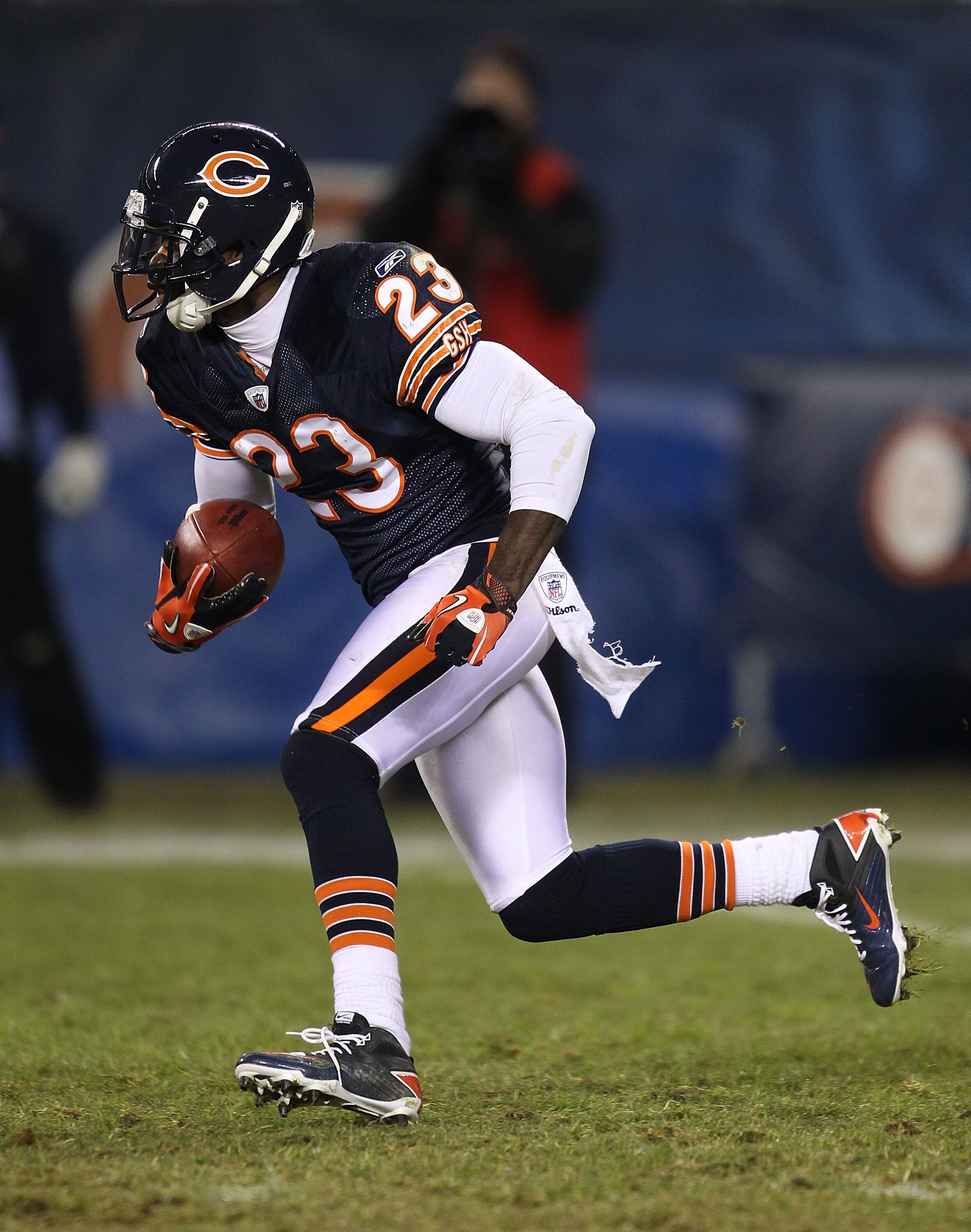CHICAGO - NOVEMBER 28: Devin Hester #23 of the Chicago Bears returns a kick against the Philadelphia Eagles at Soldier Field on November 28, 2010 in Chicago, Illinois. The Bears defeated the Eagles 31-26. (Photo by Jonathan Daniel/Getty Images)