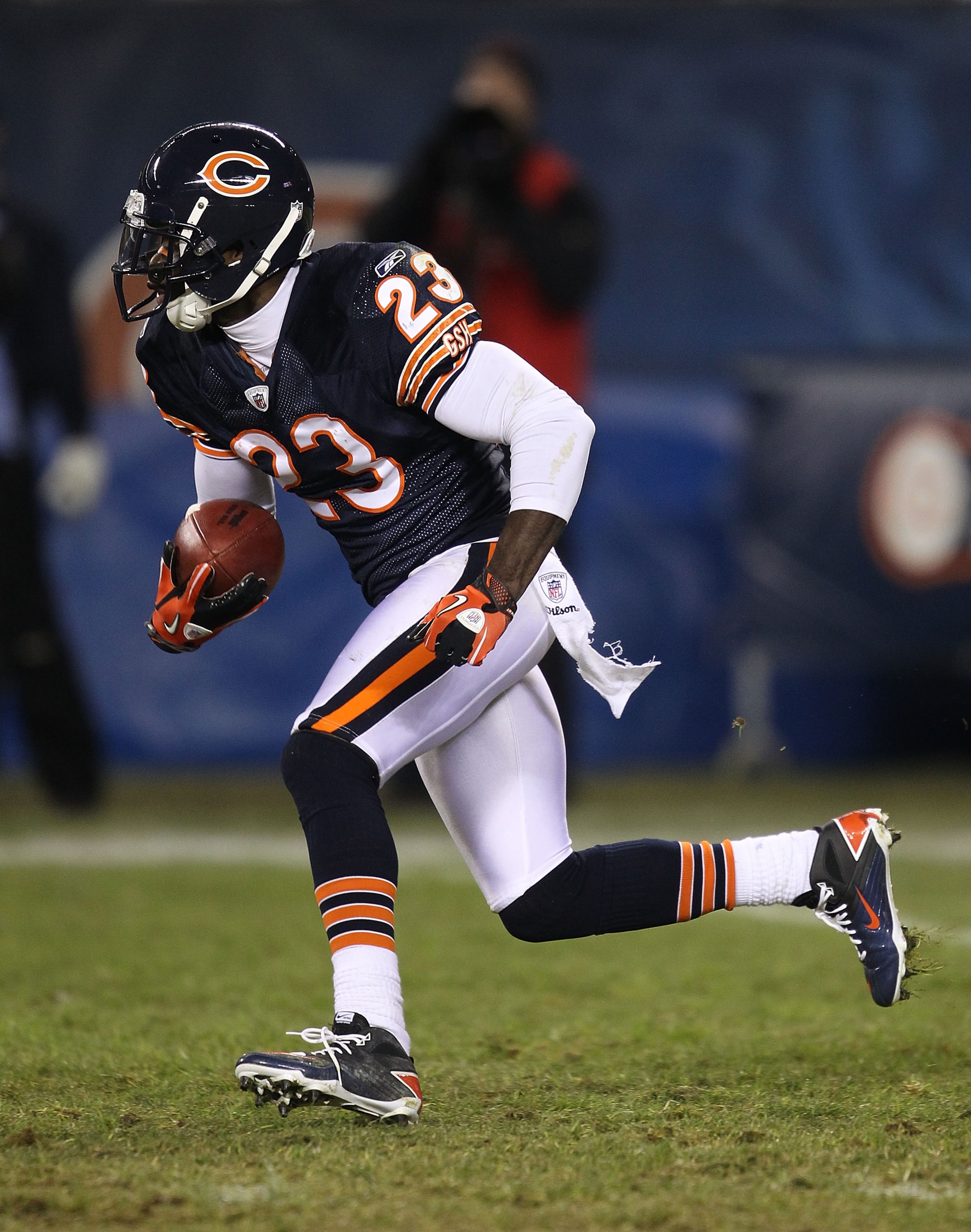 CHICAGO - NOVEMBER 28: Devin Hester #23 of the Chicago Bears returns a kick against the Philadelphia Eagles at Soldier Field on November 28, 2010 in Chicago, Illinois. The Bears defeated the Eagles 31-26. (Photo by Jonathan Daniel/Getty Images)