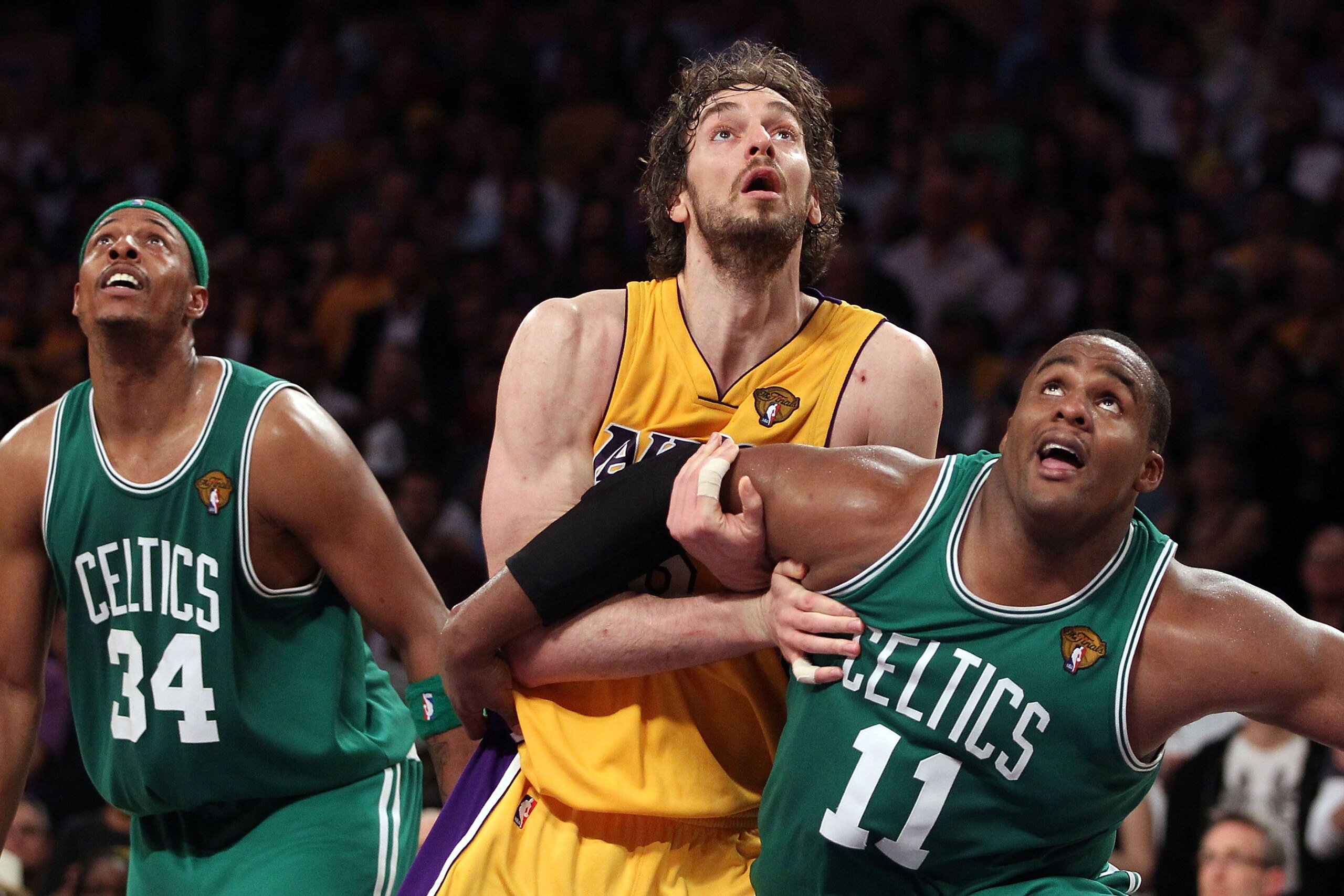 LOS ANGELES, CA - JUNE 17: Glen Davis #11 and Paul Pierce #34 of the Boston Celtics box out Pau Gasol #16 of the Los Angeles Lakers in Game Seven of the 2010 NBA Finals at Staples Center on June 17, 2010 in Los Angeles, California. NOTE TO USER: User ex LOS ANGELES, CA - JUNE 17: Glen Davis #11 and Paul Pierce #34 of the Boston Celtics box out Pau Gasol #16 of the Los Angeles Lakers in Game Seven of the 2010 NBA Finals at Staples Center on June 17, 2010 in Los Angeles, California. NOTE TO USER: User ex
