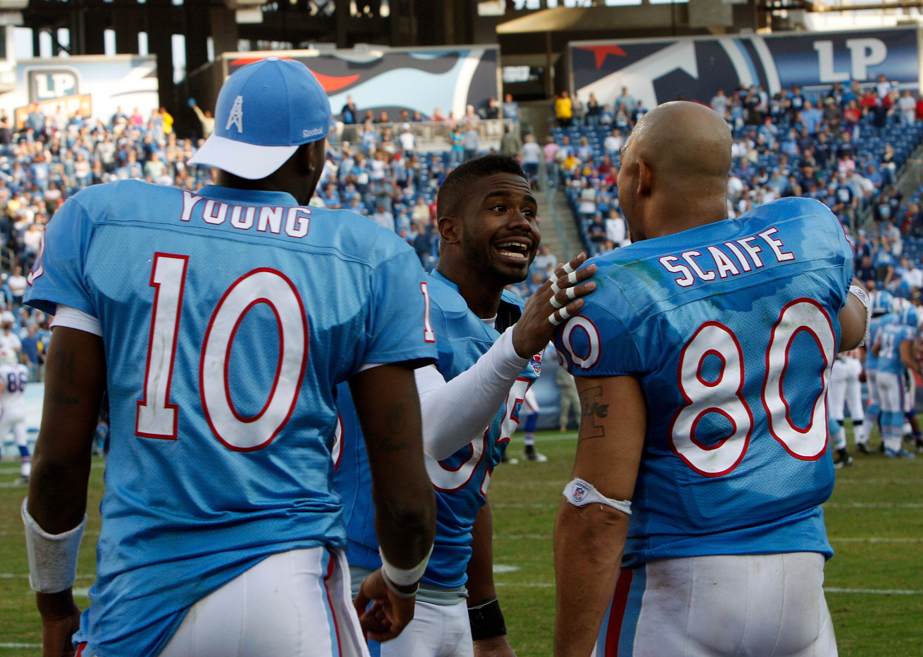 NASHVILLE, TN - NOVEMBER 15:  Nate Washington #85 celebrates with Vince Young #10 and Bo Scaife #80 of the Tennessee Titans during the second half of play against the Buffalo Bills in their NFL game at LP Field on November 15, 2009 in Nashville, Tennessee
