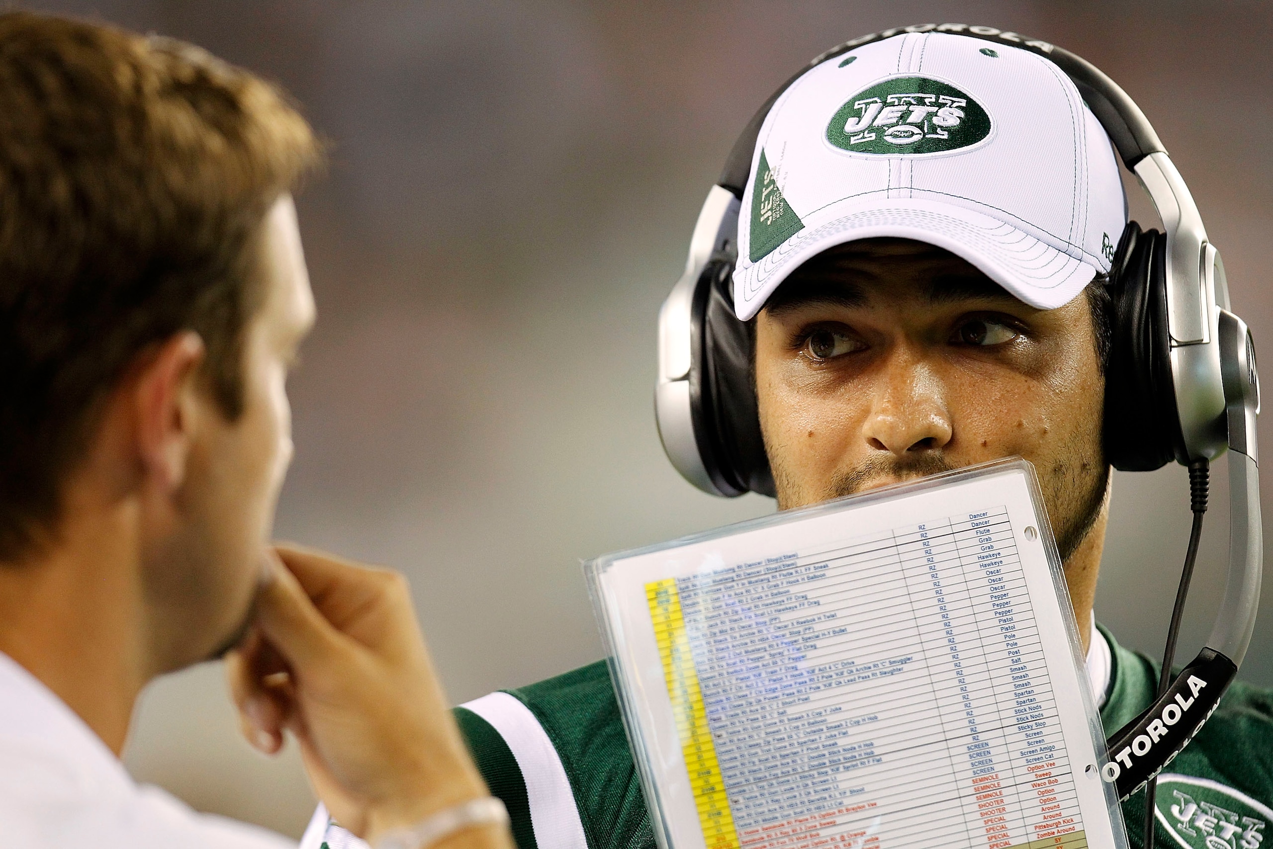 PHILADELPHIA - SEPTEMBER 02:  Mark Sanchez #6 and offensive coordinator Brian Schottenheimer of the New York Jets look on during a preseason game against the Philadelphia Eagles at Lincoln Financial Field on September 2, 2010 in Philadelphia, Pennsylvania