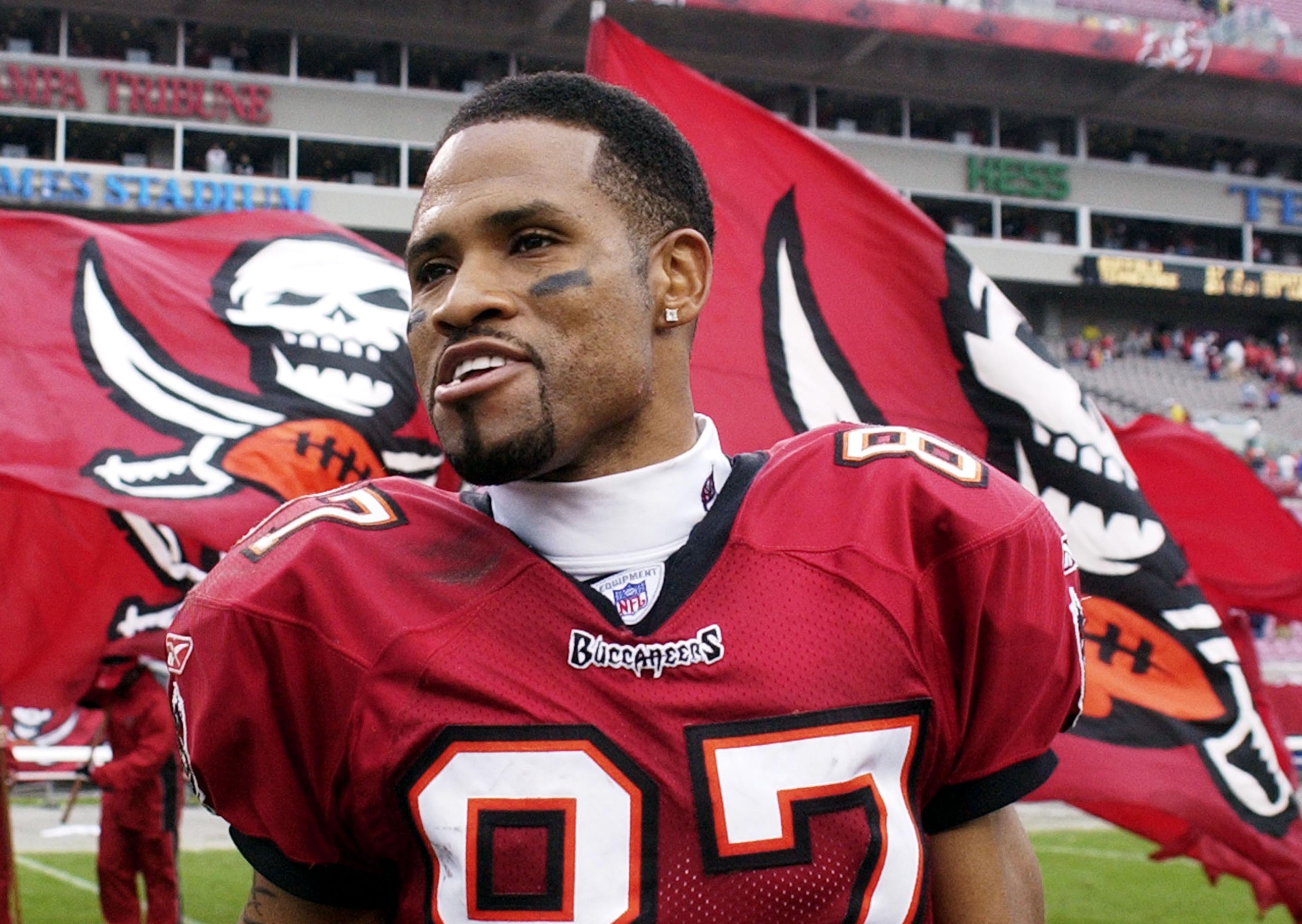 Tampa Bay Buccaneers wide receiver Keenan McCardell leaves the field after play against the Houston Texans at Raymond James Stadium, Tampa, Florida, December 14, 2003. The Bucs defeated the Texans 16-0. (Photo by Al Messerschmidt/Getty Images) Tampa Bay Buccaneers wide receiver Keenan McCardell leaves the field after play against the Houston Texans at Raymond James Stadium, Tampa, Florida, December 14, 2003. The Bucs defeated the Texans 16-0. (Photo by Al Messerschmidt/Getty Images)