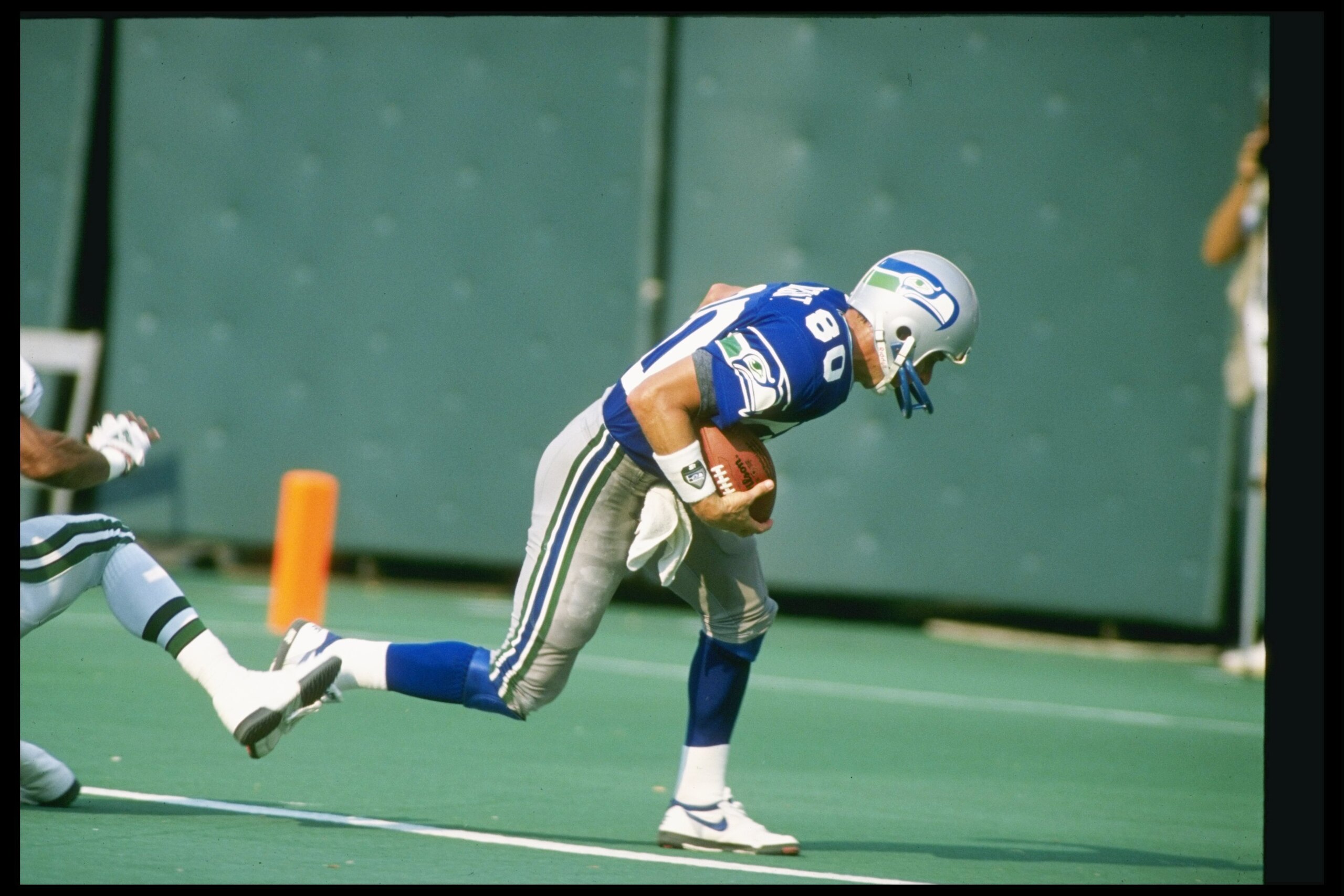 10 Sep 1989: Wide receiver Steve Largent of the Seattle Seahawks moves the ball during a game against the Philadelphia Eagles at Veterans Stadium in Philadelphia, Pennsylvania. The Eagles won the game, 31-7.