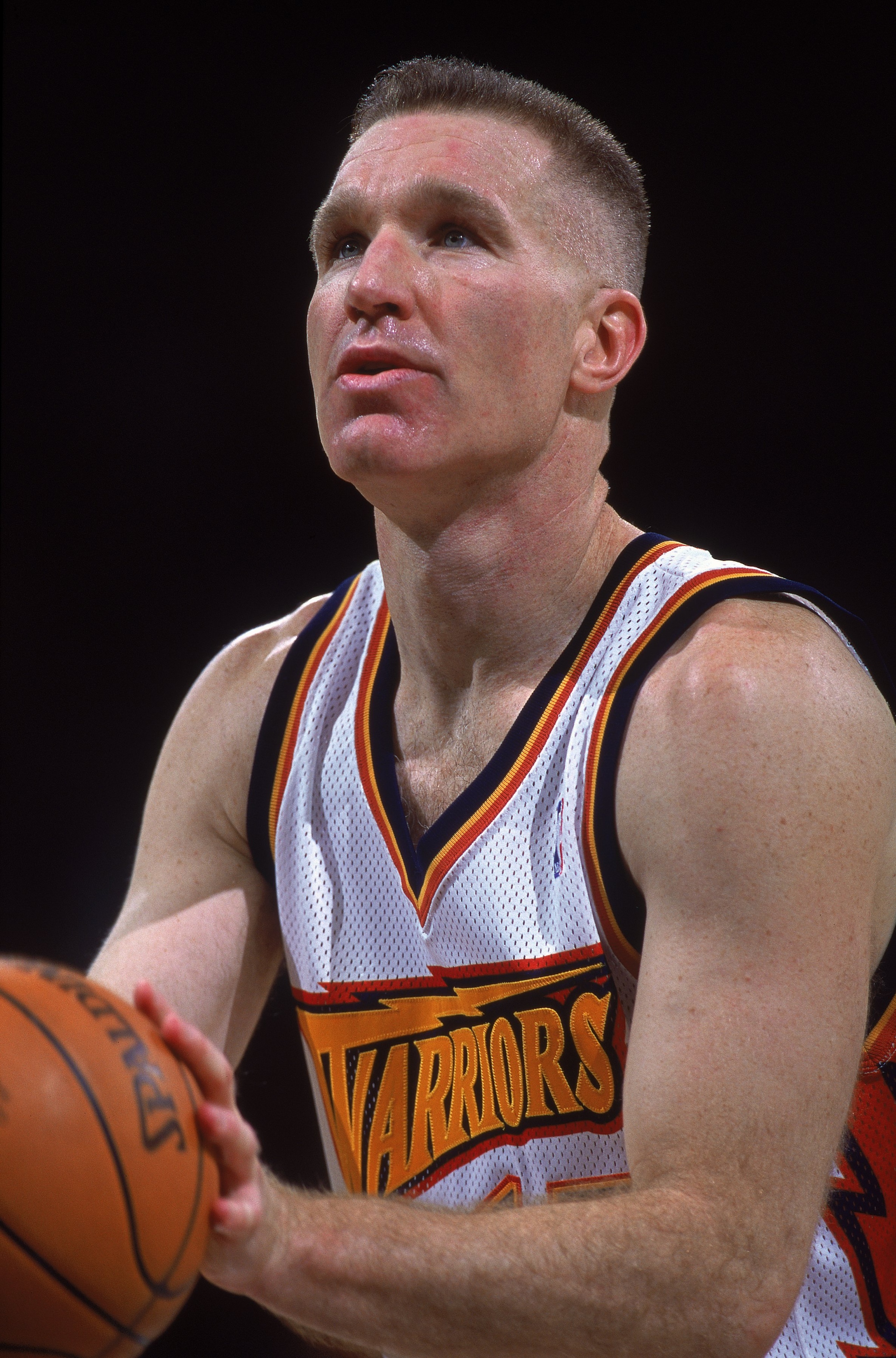 15 Jan 2001:  A close up of Chris Mullin #17 of the Golden State Warriors as he gets ready to shoot a free throw during the game against the Cleveland Cavaliers at the Arena in Oakland in Oakland, California. The Cavaliers defeated the Warriors 107-101.  