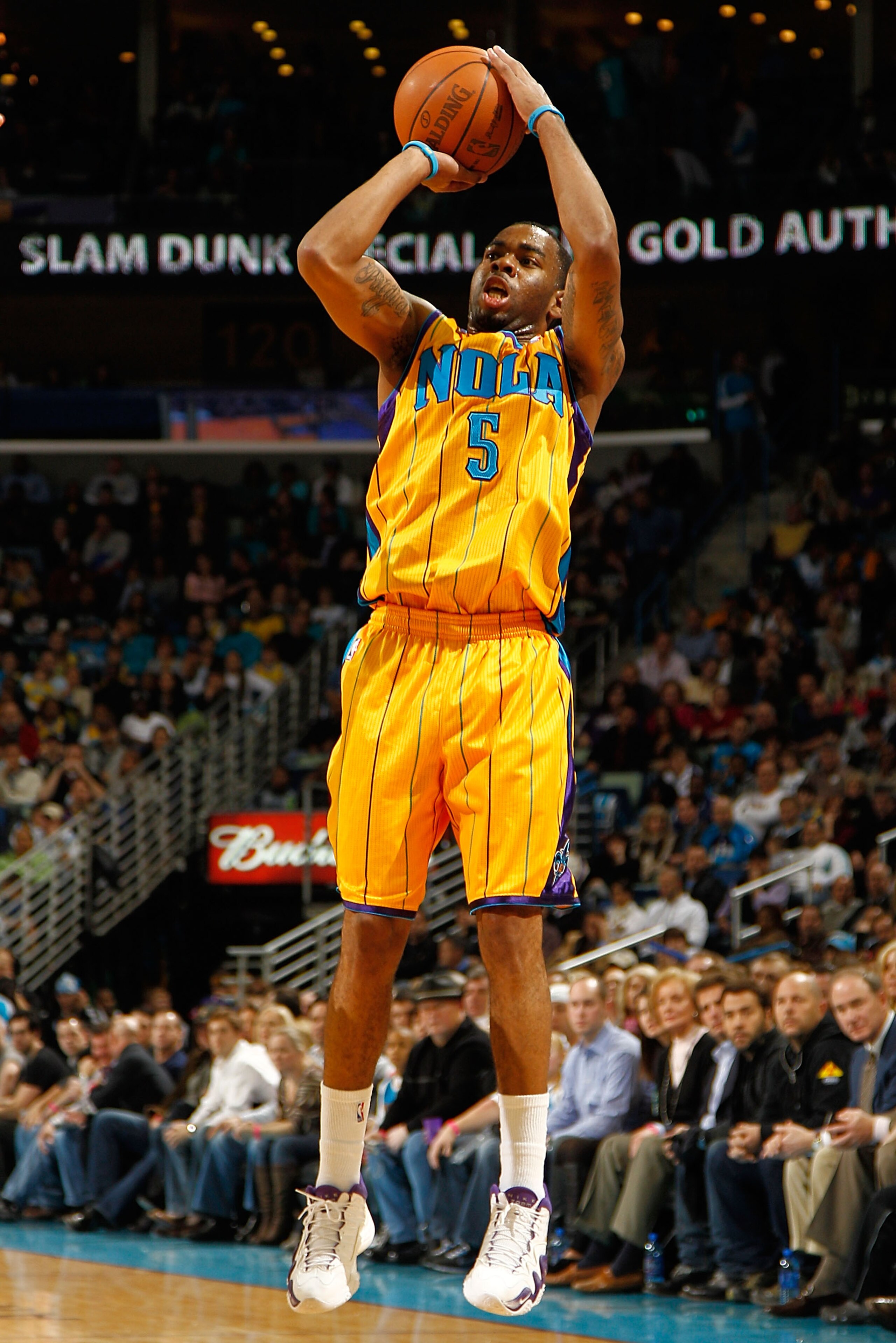 NEW ORLEANS, LA - JANUARY 22:  Marcus Thornton #5 of the New Orleans Hornets shoots the ball during the game against the San Antonio Spurs at the New Orleans Arena on January 22, 2011 in New Orleans, Louisiana.  The Hornets defeated the Spurs 96-72.  NOTE