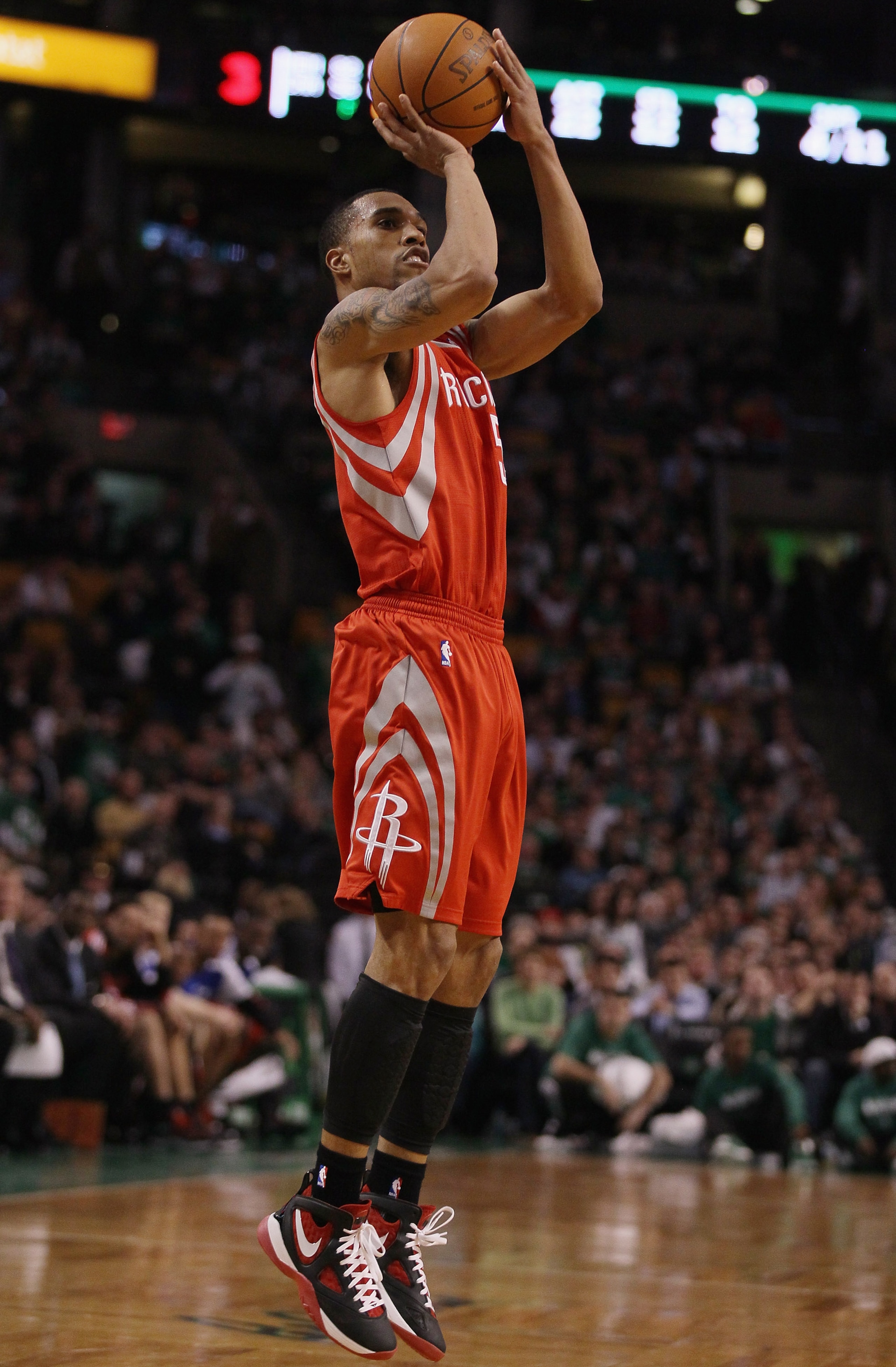 BOSTON, MA - JANUARY 10:  Courtney Lee #5 of the Houston Rockets takes a shot in the second half against the Boston Celtics on January 10, 2011 at the TD Garden in Boston, Massachusetts.  The Rockets defeated the Celtics 108-102. NOTE TO USER: User expres