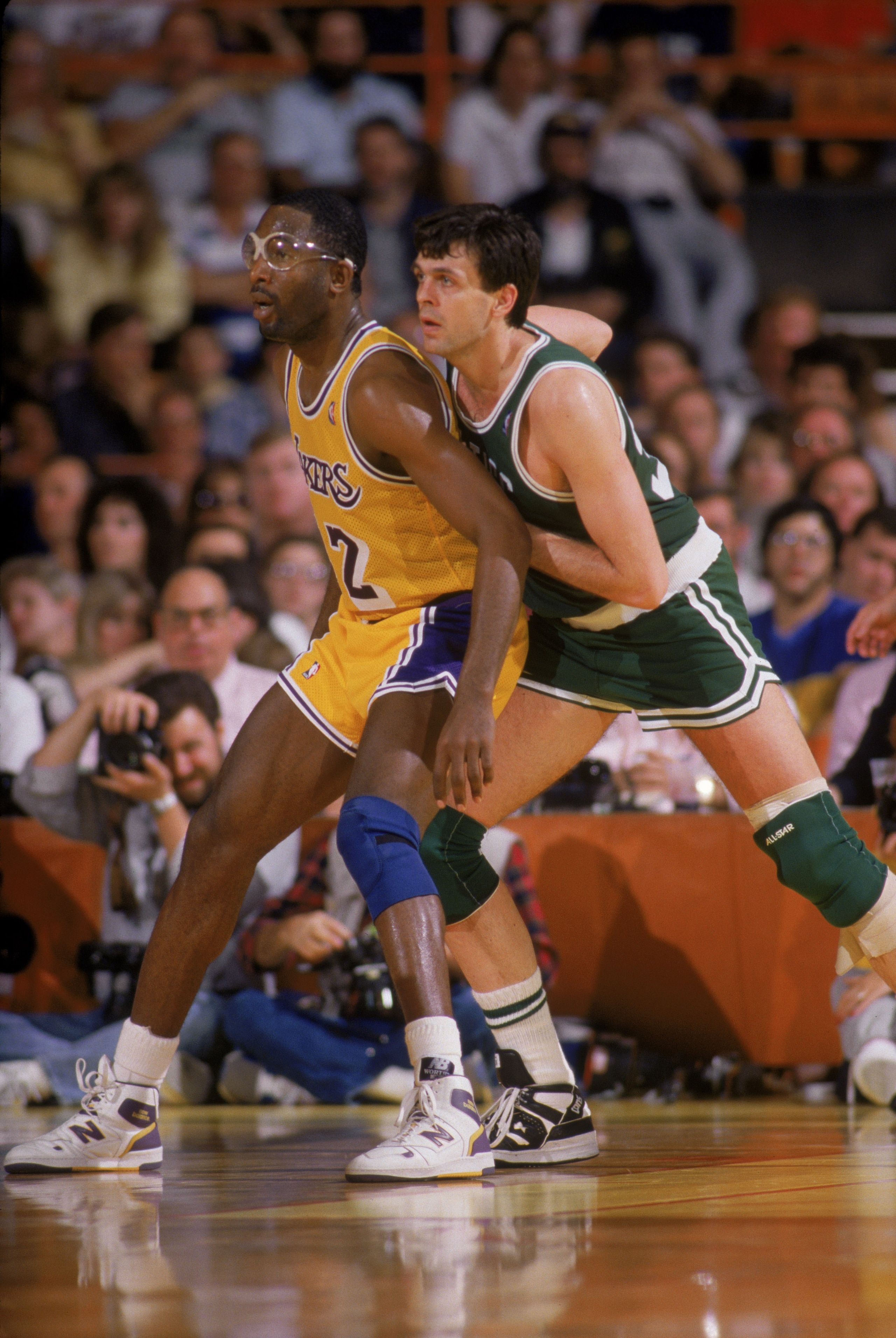 LOS ANGELES - 1987: James Worthy #42 of the Los Angeles Lakers posts up Kevin McHale #32 of the Boston Celtics during an NBA game at the Great Western Forum in Los Angeles, California in 1987. (Photo by: Rick Stewart/Getty Images) LOS ANGELES - 1987: James Worthy #42 of the Los Angeles Lakers posts up Kevin McHale #32 of the Boston Celtics during an NBA game at the Great Western Forum in Los Angeles, California in 1987. (Photo by: Rick Stewart/Getty Images)