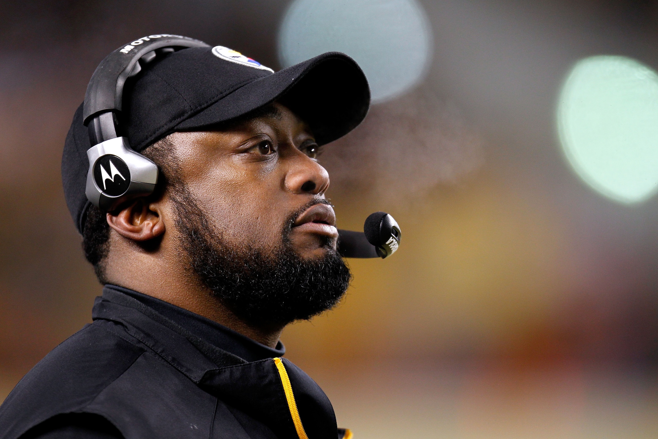 PITTSBURGH, PA - JANUARY 23:  Head coach Mike Tomlin of the Pittsburgh Steelers looks on against the New York Jets during the 2011 AFC Championship game at Heinz Field on January 23, 2011 in Pittsburgh, Pennsylvania.  (Photo by Gregory Shamus/Getty Images