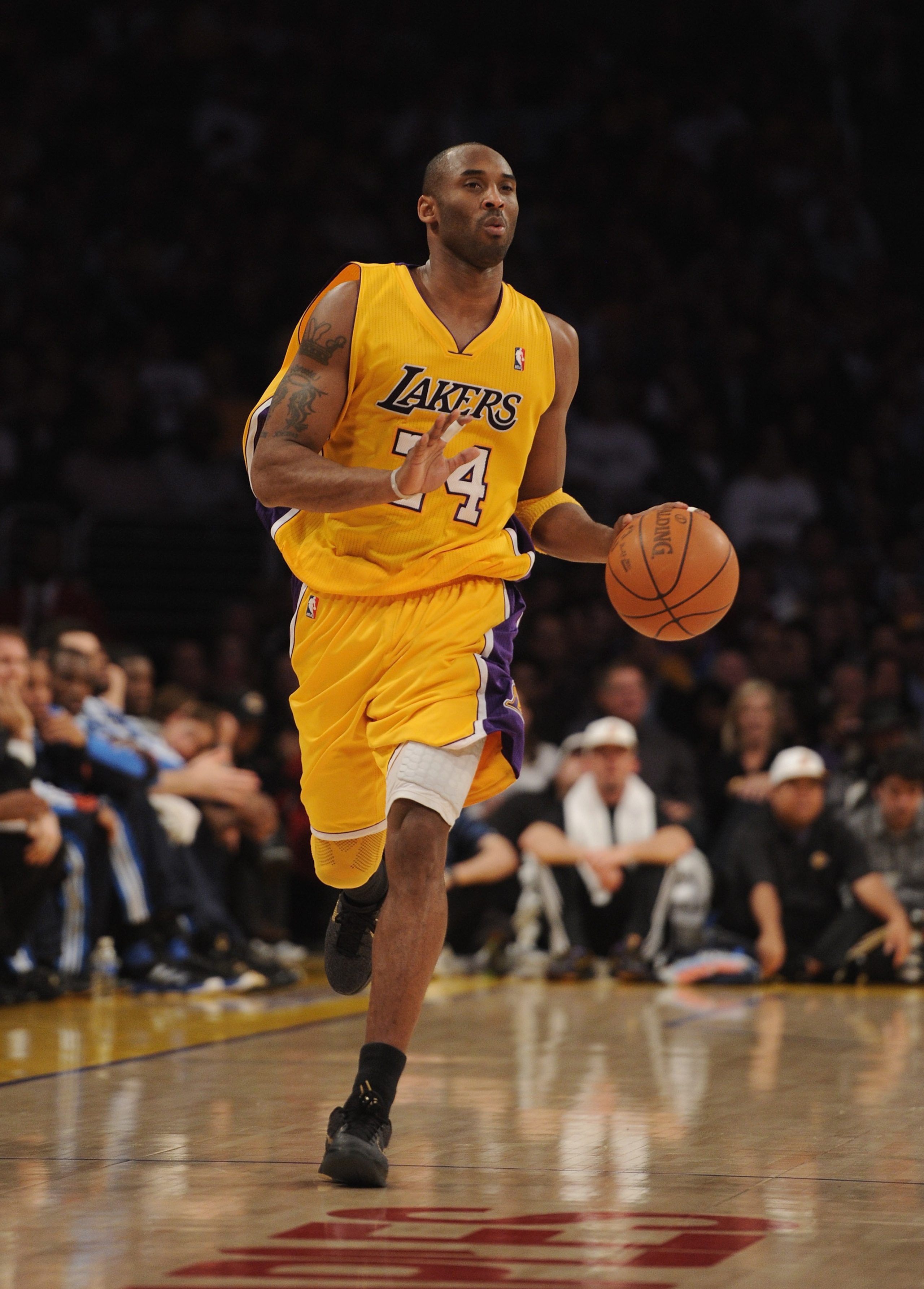 LOS ANGELES, CA - JANUARY 17: Kobe Bryant #24 of the Los Angeles Lakers dribbles up court during the game against the Oklahoma City Thunder at the Staples Center on January 17, 2011 in Los Angeles, California. (Photo by Harry How/Getty Images) NOTE TO LOS ANGELES, CA - JANUARY 17: Kobe Bryant #24 of the Los Angeles Lakers dribbles up court during the game against the Oklahoma City Thunder at the Staples Center on January 17, 2011 in Los Angeles, California. (Photo by Harry How/Getty Images) NOTE TO