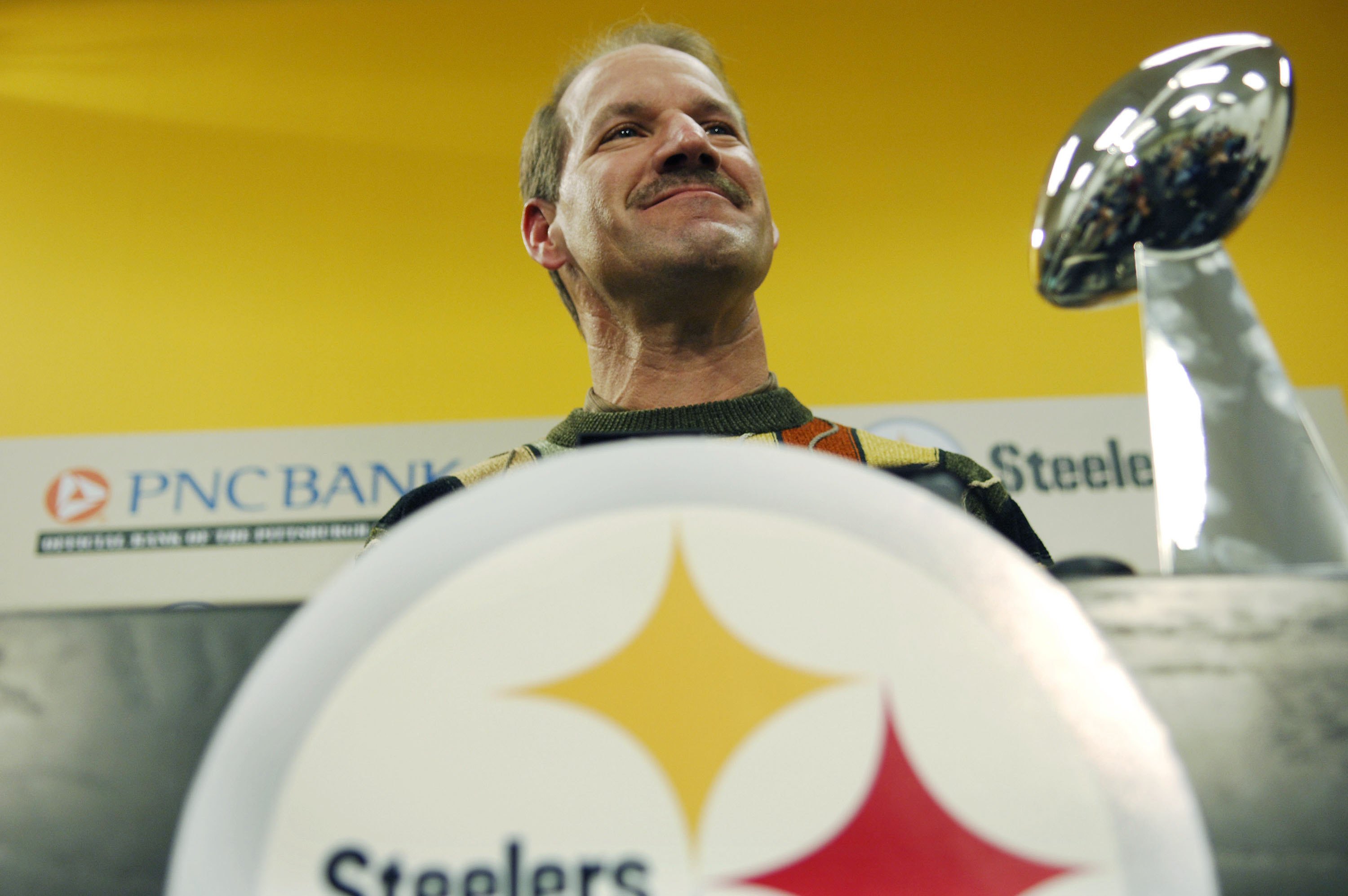PITTSBURGH - JANUARY 5: Pittsburgh Steelers' Coach Bill Cowher announces his retirement during a press conference at the Pittsburgh Steelers' headquarters on January 5, 2007 in Pittsburgh, Pennsylvania. (Photo by Jeff Swensen/Getty Images)