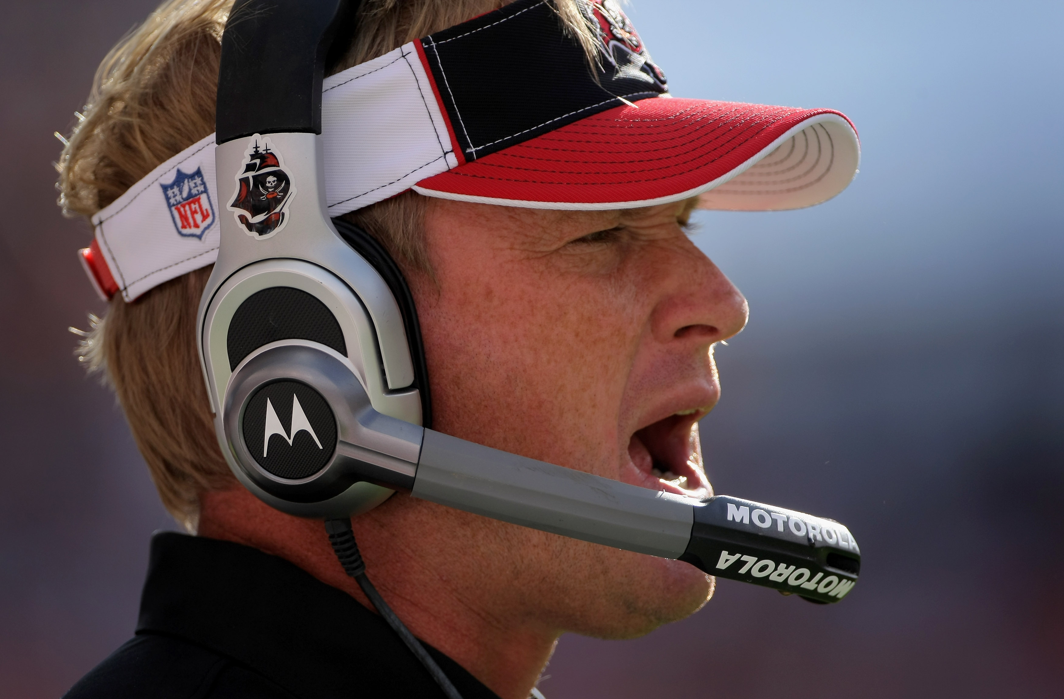 DENVER - OCTOBER 05: Head coach Jon Gruden of the Tampa Bay Buccaneers leads his team against the Denver Broncos during NFL action on October 5, 2008 in Denver, Colorado. The Broncos defeated the Buccaneers 16-13. (Photo by Doug Pensinger/Getty Images)