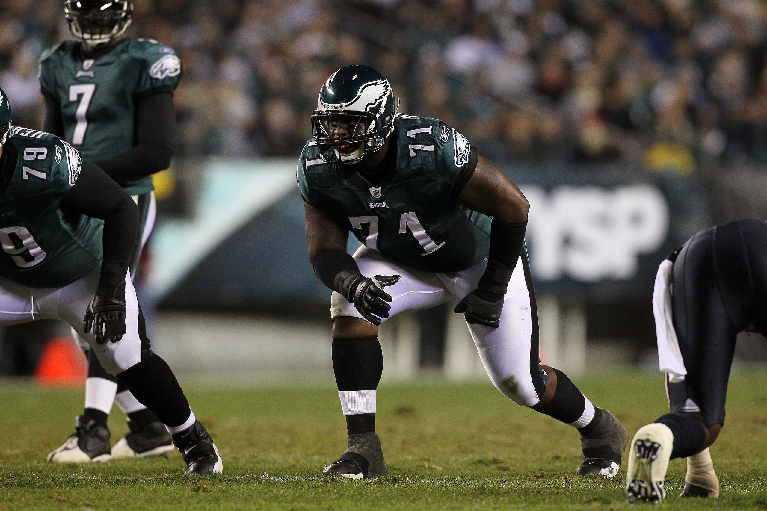 PHILADELPHIA, PA - DECEMBER 02: Offensive tackle Jason Peters #71 of the Philadelphia Eagles gets set in his stance against the Houston Texans at Lincoln Financial Field on December 2, 2010 in Philadelphia, Pennsylvania. (Photo by Jim McIsaac/Getty Imag PHILADELPHIA, PA - DECEMBER 02: Offensive tackle Jason Peters #71 of the Philadelphia Eagles gets set in his stance against the Houston Texans at Lincoln Financial Field on December 2, 2010 in Philadelphia, Pennsylvania. (Photo by Jim McIsaac/Getty Imag