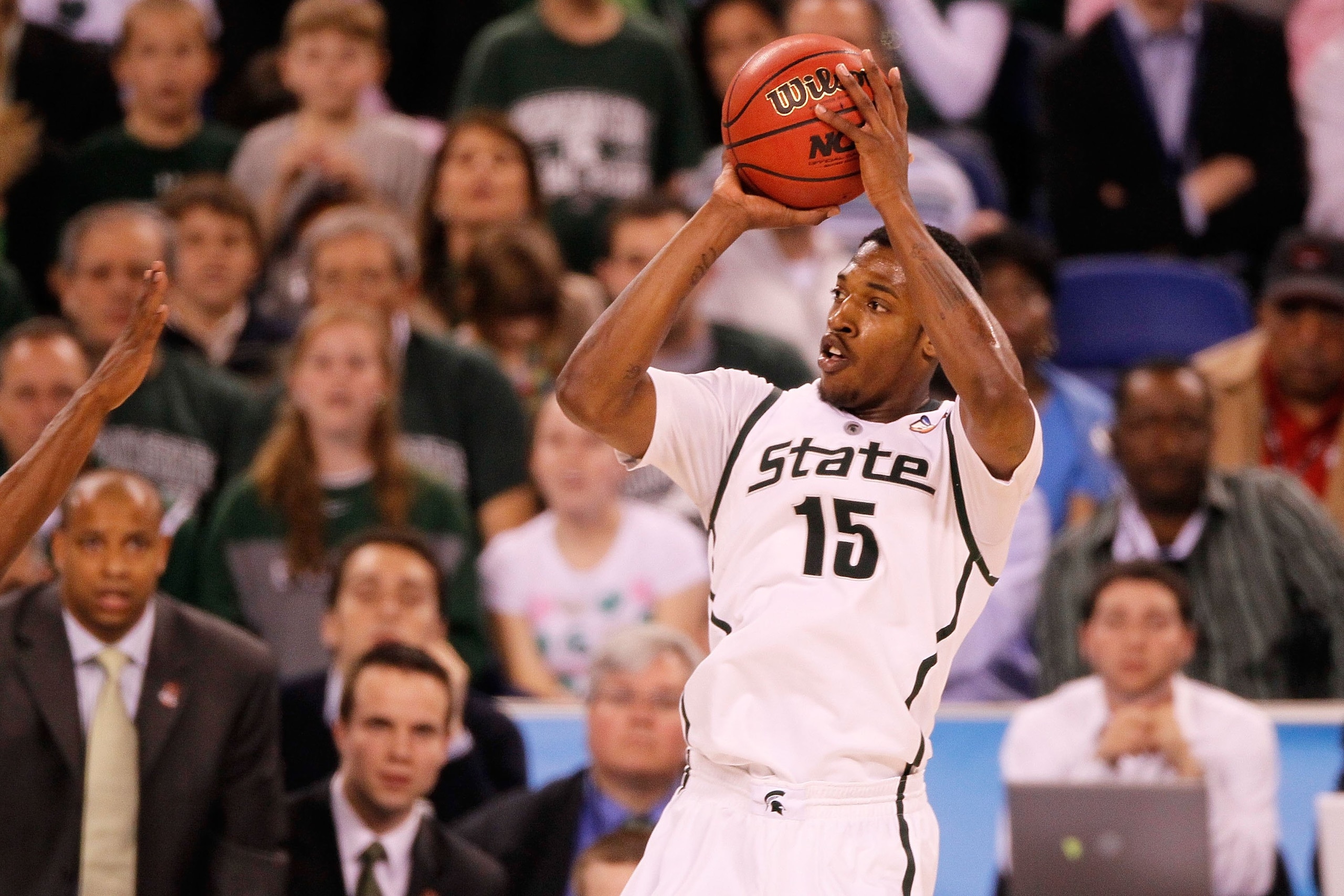 INDIANAPOLIS - APRIL 03: Durrell Summers #15 of the Michigan State Spartans shoots the ball against the Butler Bulldogs during the National Semifinal game of the 2010 NCAA Division I Men's Basketball Championship on April 3, 2010 in Indianapolis, Indiana INDIANAPOLIS - APRIL 03: Durrell Summers #15 of the Michigan State Spartans shoots the ball against the Butler Bulldogs during the National Semifinal game of the 2010 NCAA Division I Men's Basketball Championship on April 3, 2010 in Indianapolis, Indiana