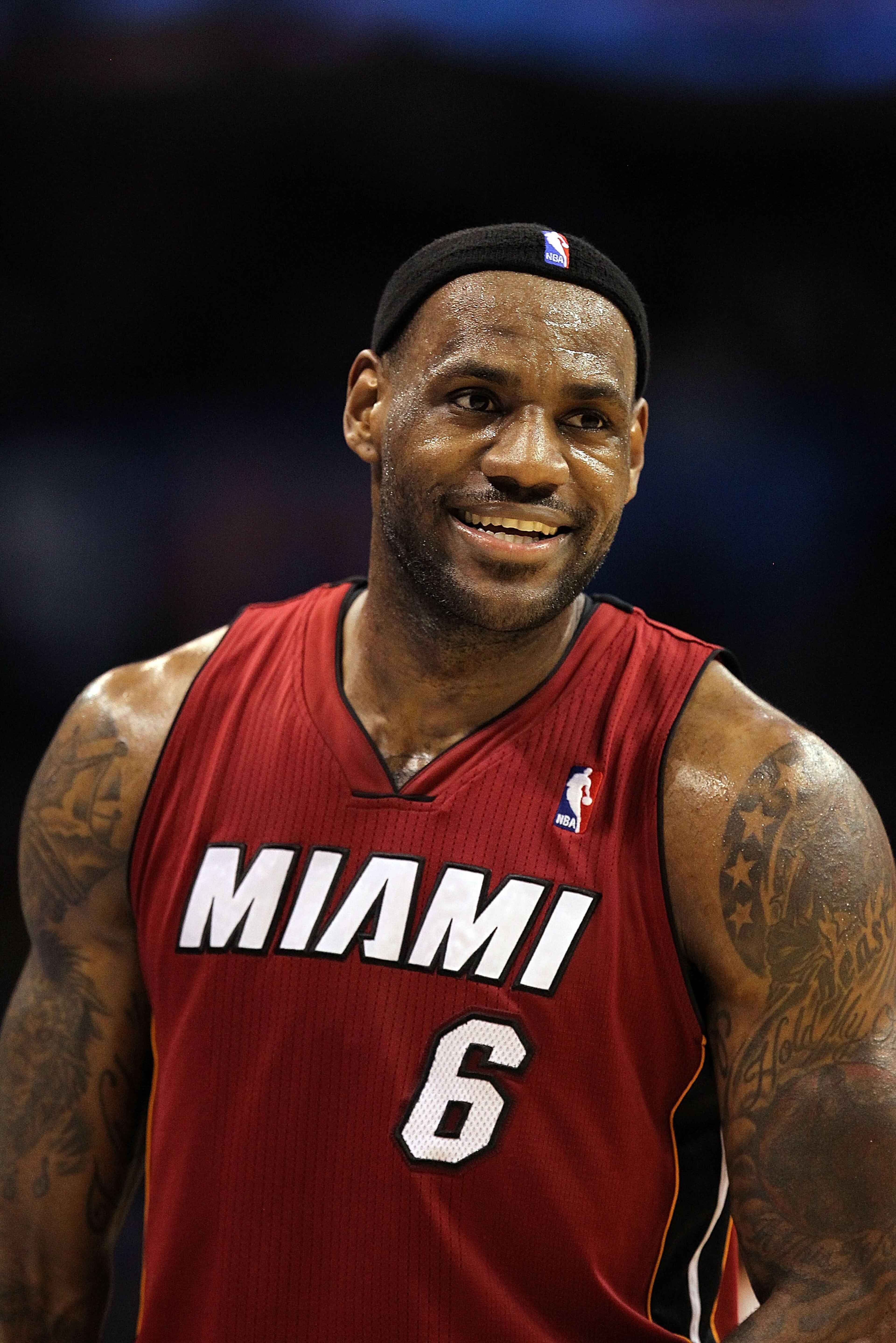 OKLAHOMA CITY, OK - JANUARY 30: Forward LeBron James #6 of the Miami Heat during play against the Oklahoma City Thunder at Ford Center on January 30, 2011 in Oklahoma City, Oklahoma. NOTE TO USER: User expressly acknowledges and agrees that, by download OKLAHOMA CITY, OK - JANUARY 30: Forward LeBron James #6 of the Miami Heat during play against the Oklahoma City Thunder at Ford Center on January 30, 2011 in Oklahoma City, Oklahoma. NOTE TO USER: User expressly acknowledges and agrees that, by download
